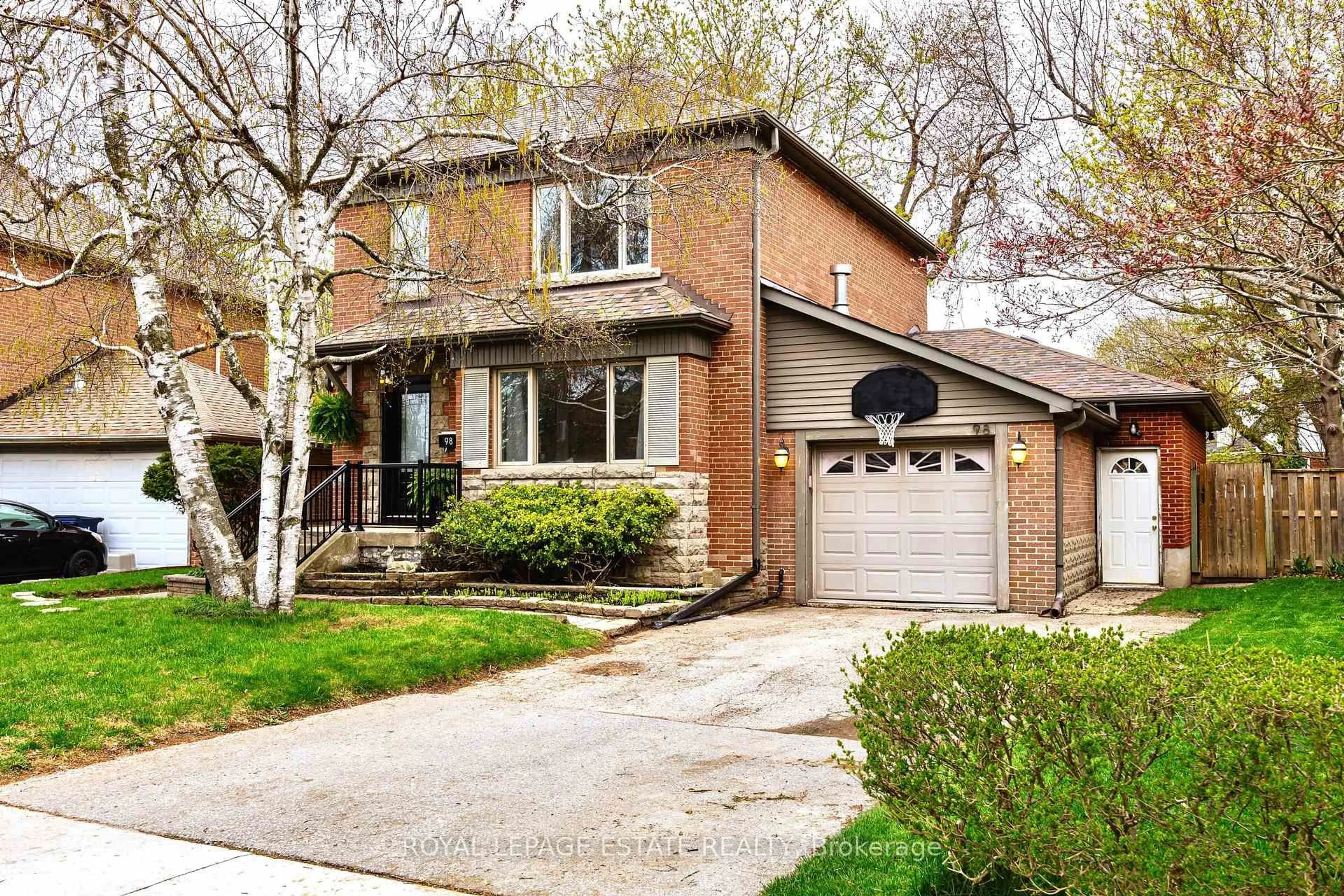 Home with brick exterior material, street for 98 Midland Ave, Toronto Ontario M1N 4A2