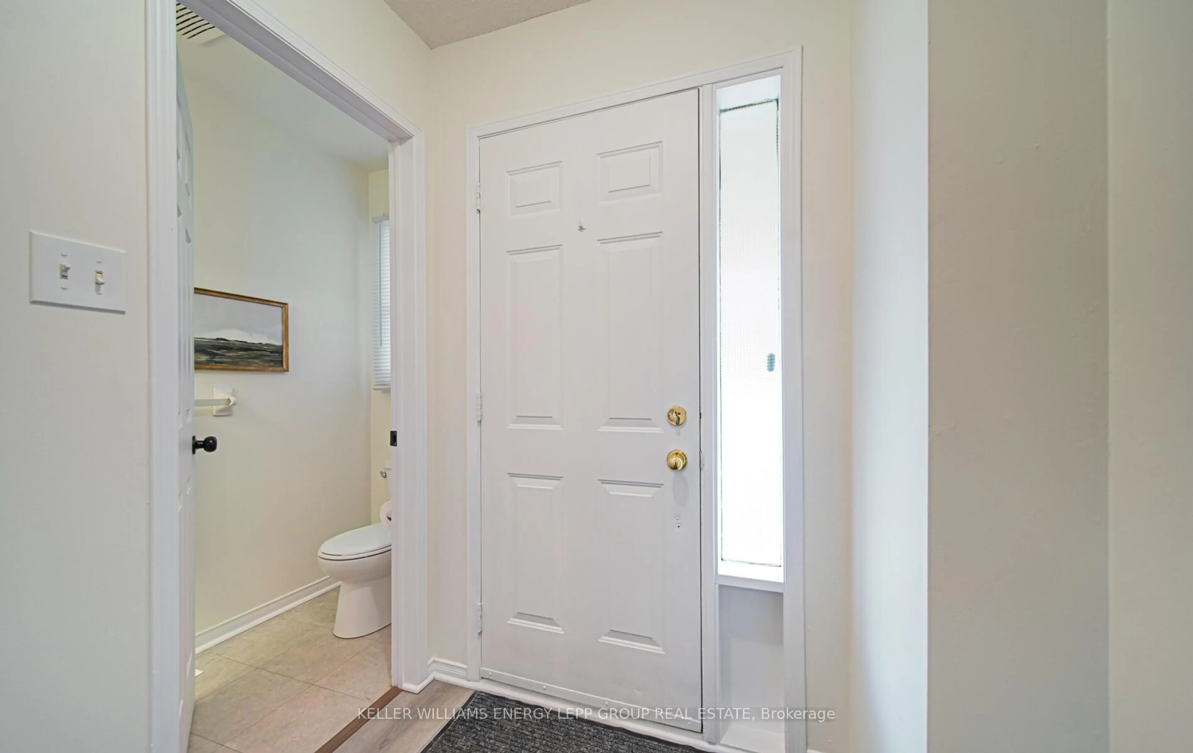 Indoor entryway for 34 Marchwood Cres, Clarington Ontario L1C 4J8