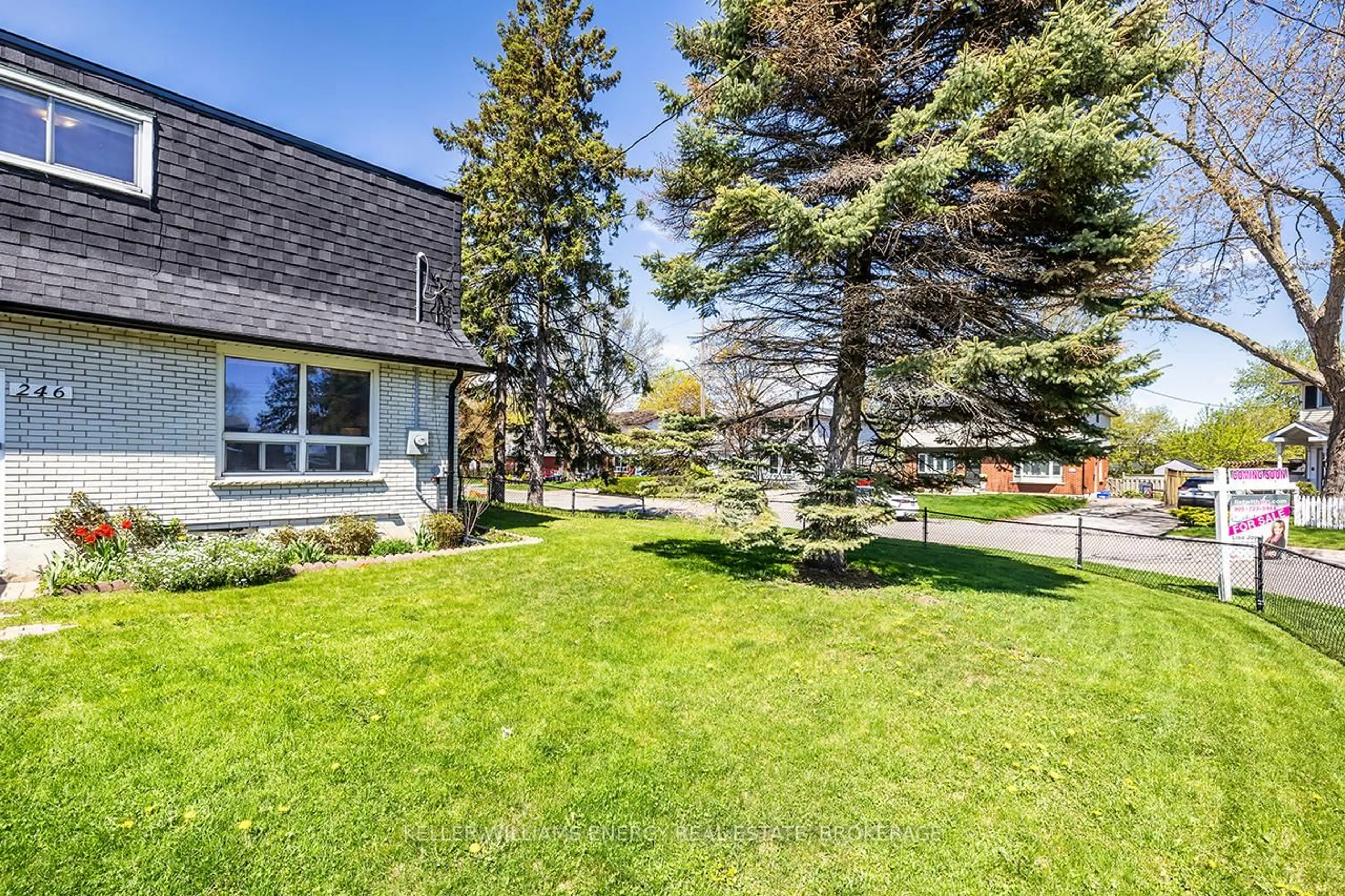 Patio, unknown for 246 Barkley Cres, Oshawa Ontario L1J 2E6