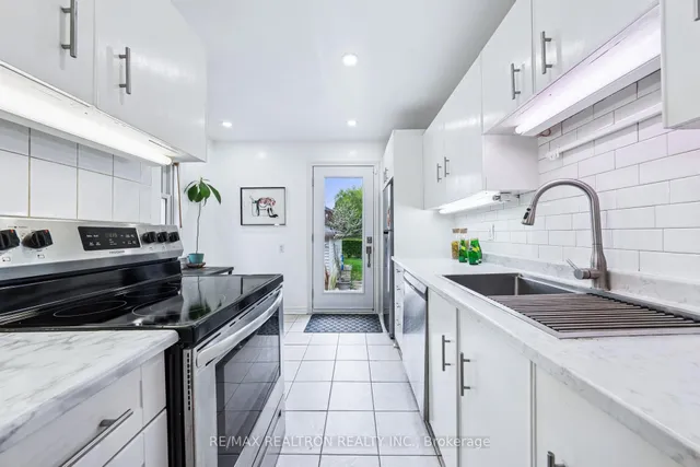 Additional property image - 16 Plaxton Dr