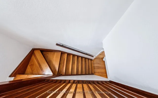 Additional property image - 16 Plaxton Dr