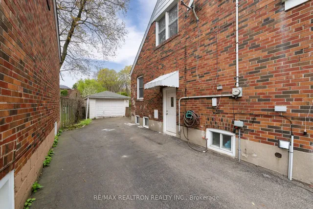 Additional property image - 16 Plaxton Dr