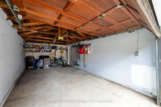 Additional property image - 16 Plaxton Dr