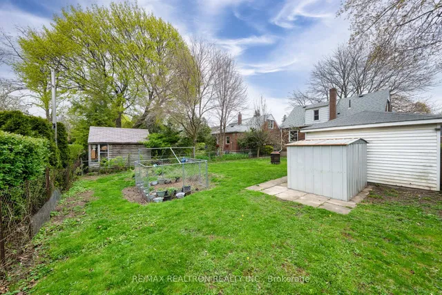 Additional property image - 16 Plaxton Dr