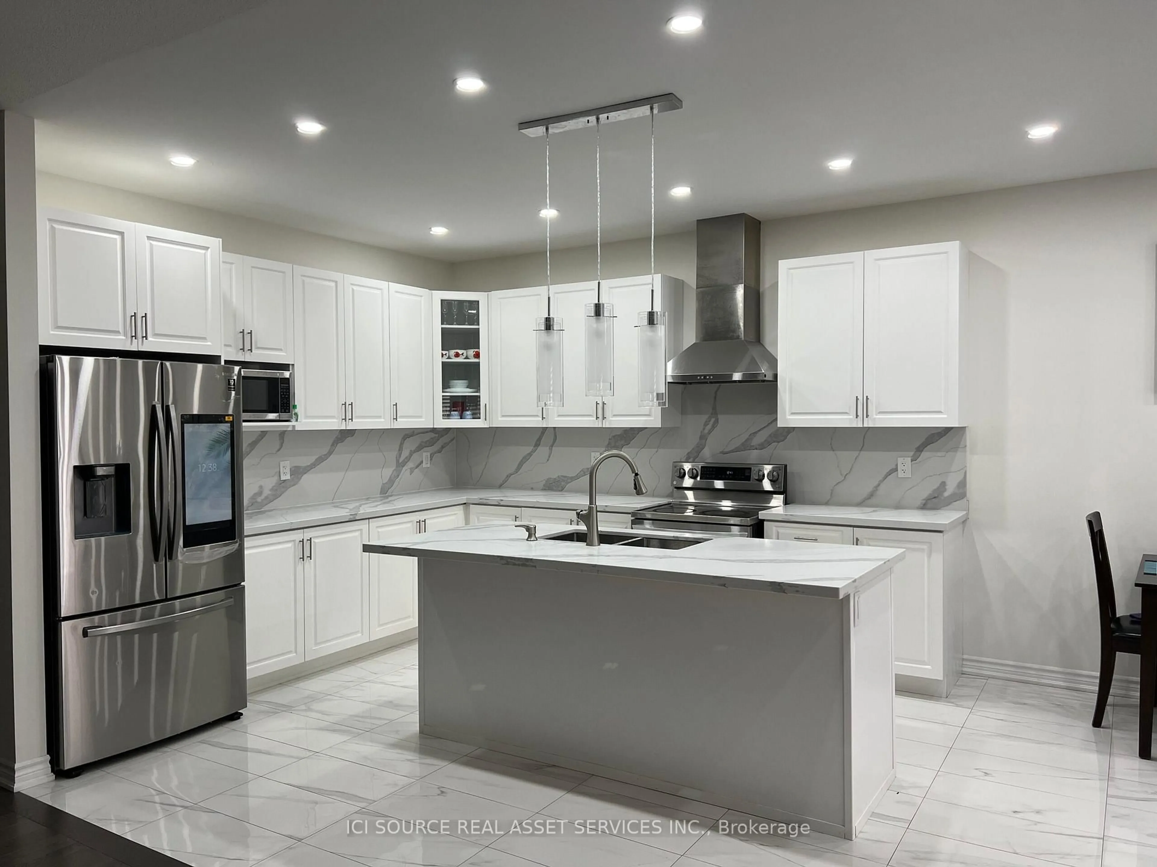 Contemporary kitchen, ceramic/tile floor for 1941 Don White Crt, Oshawa Ontario L1K 1A1