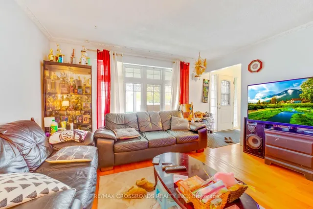 Additional property image - 32 Lighthall Cres