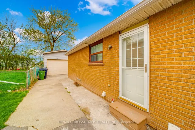 Additional property image - 32 Lighthall Cres