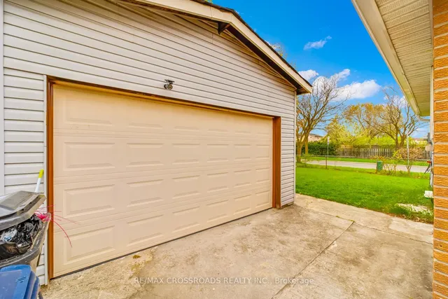 Additional property image - 32 Lighthall Cres