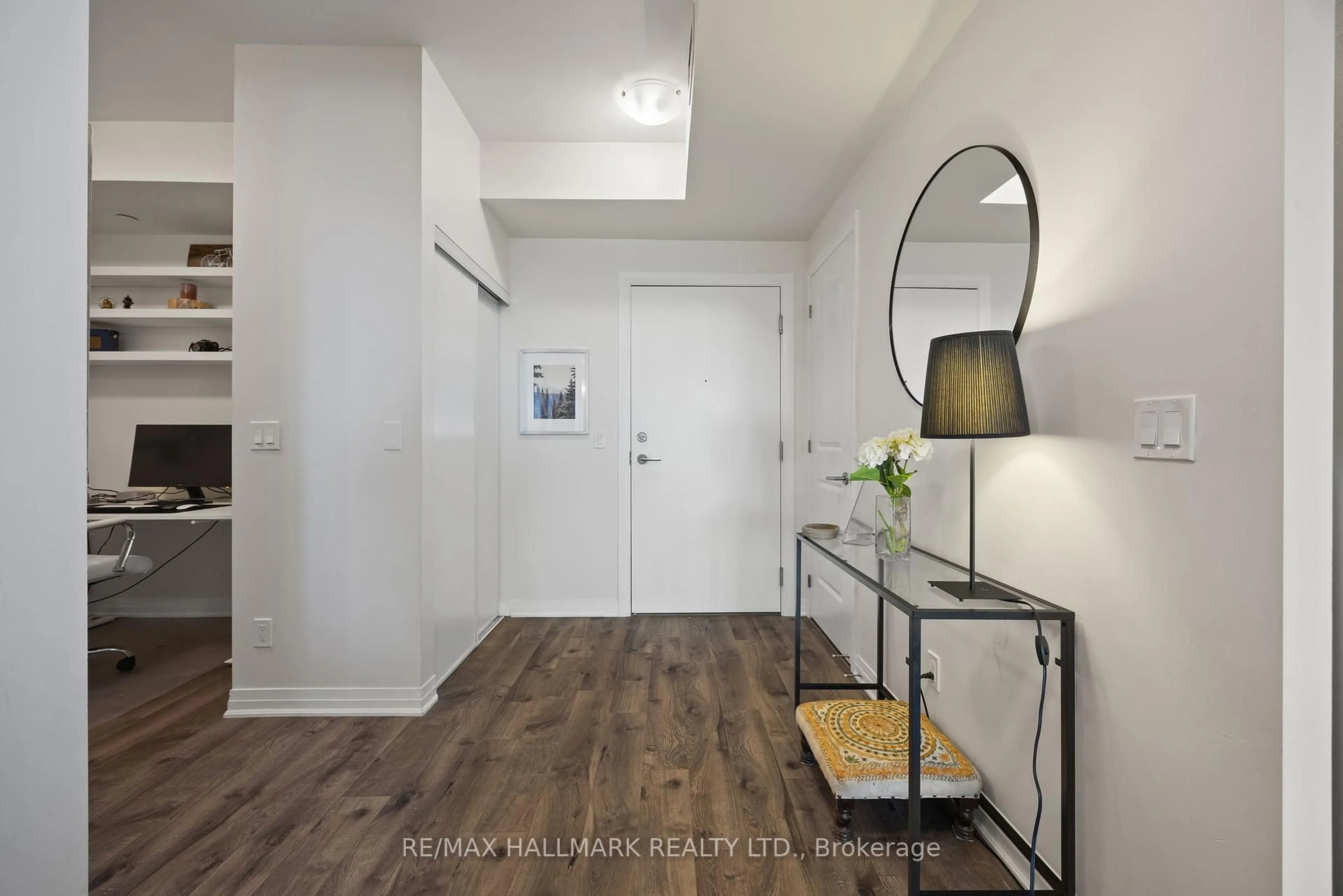 Indoor entryway for 1630 Queen St #507, Toronto Ontario M4L 0B3