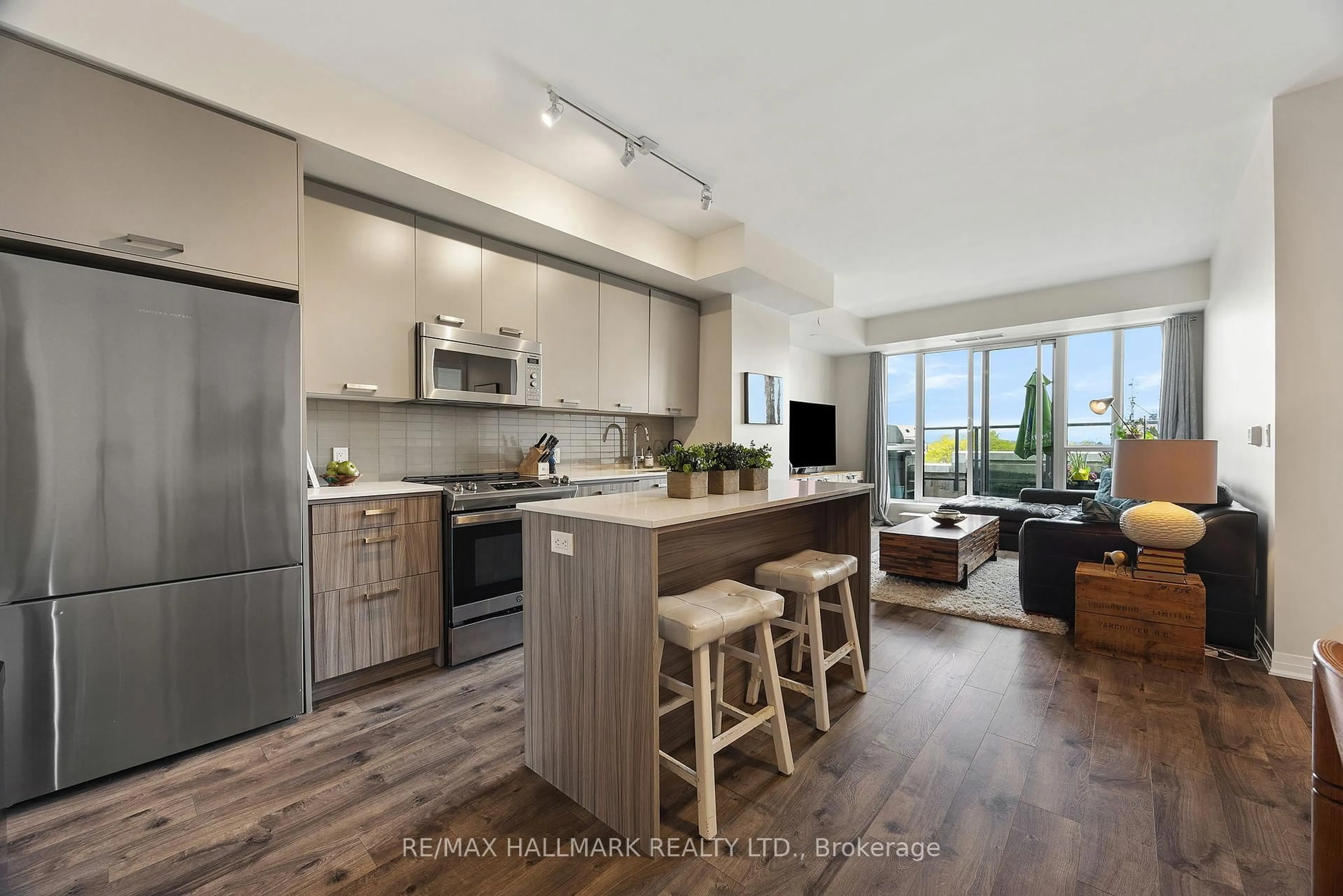Open concept kitchen, unknown for 1630 Queen St #507, Toronto Ontario M4L 0B3