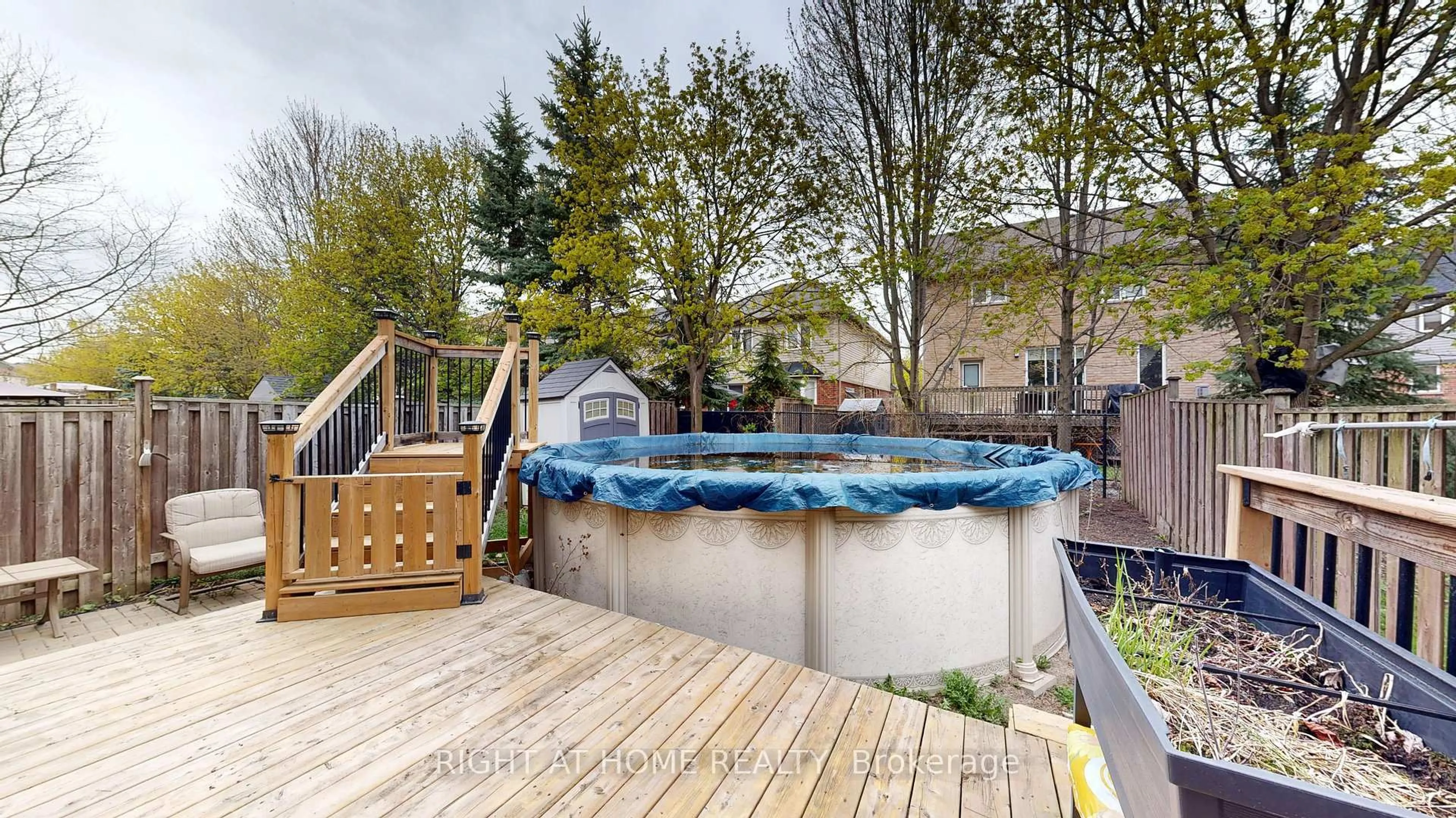Pool for 2241 Winlord Pl, Oshawa Ontario L1L 0B7