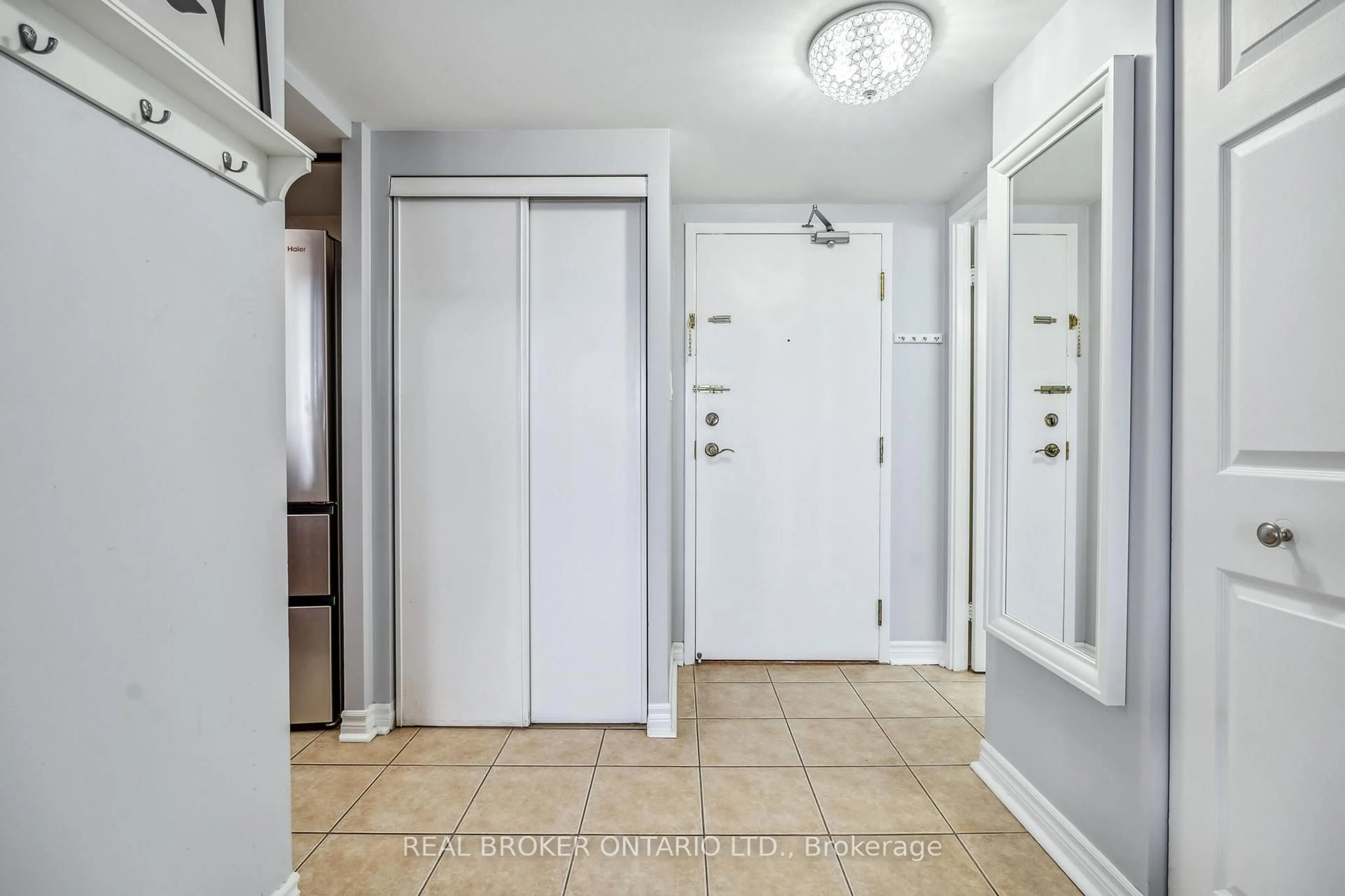 Indoor entryway for 30 Thunder Grve #1102, Toronto Ontario M1V 4A3
