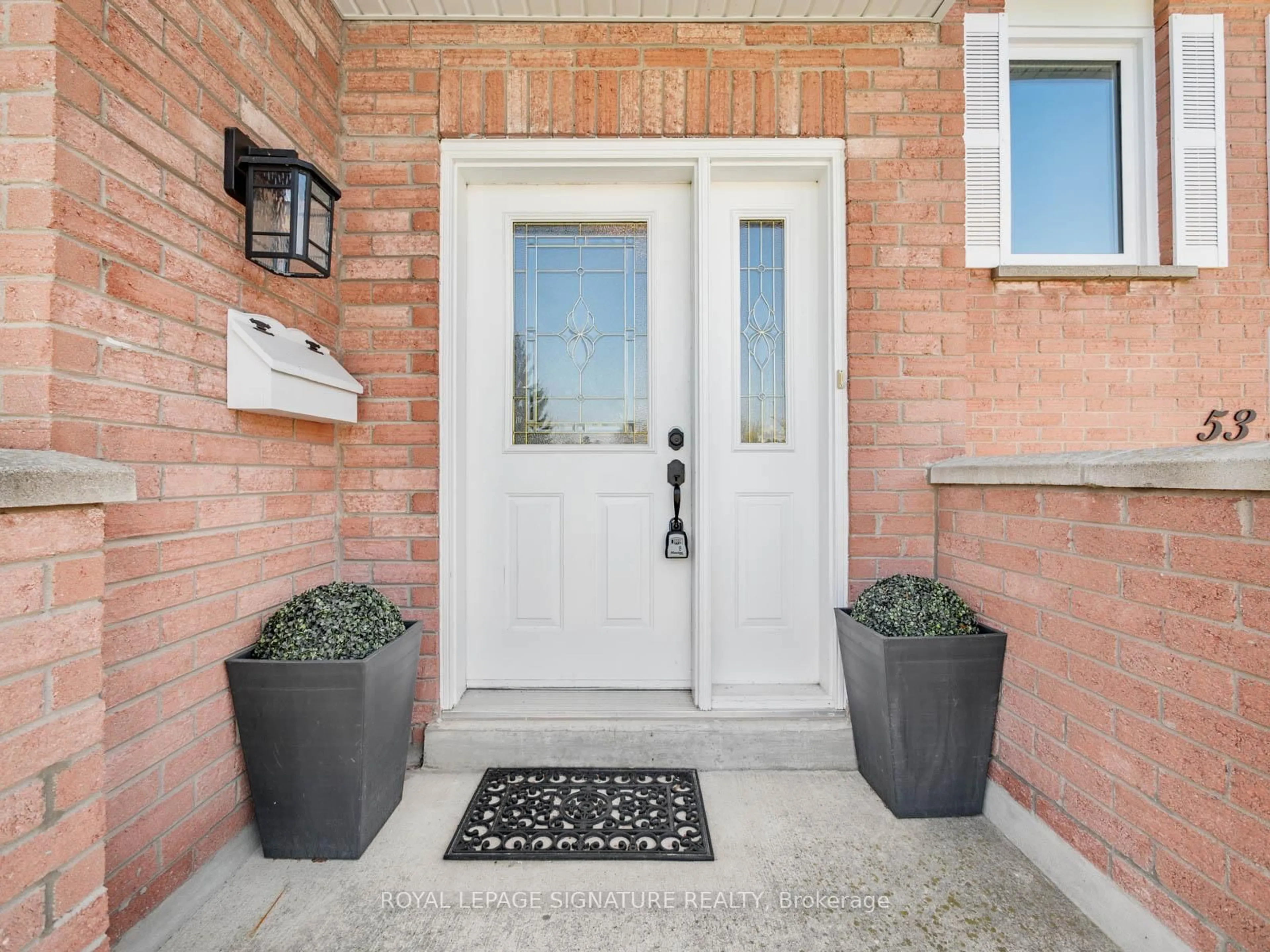 Indoor entryway for 53 Blueking Cres, Toronto Ontario M1C 4M8