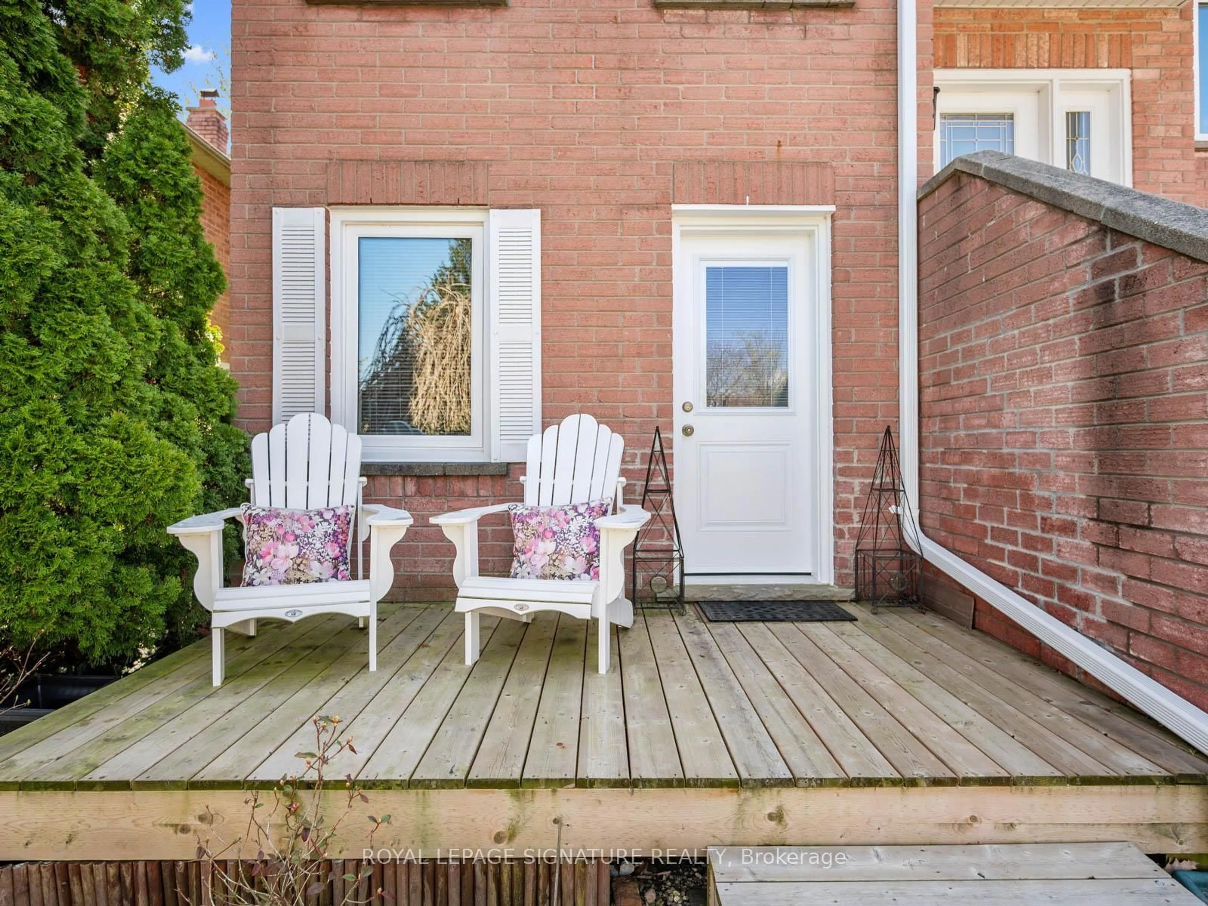 Patio, street for 53 Blueking Cres, Toronto Ontario M1C 4M8