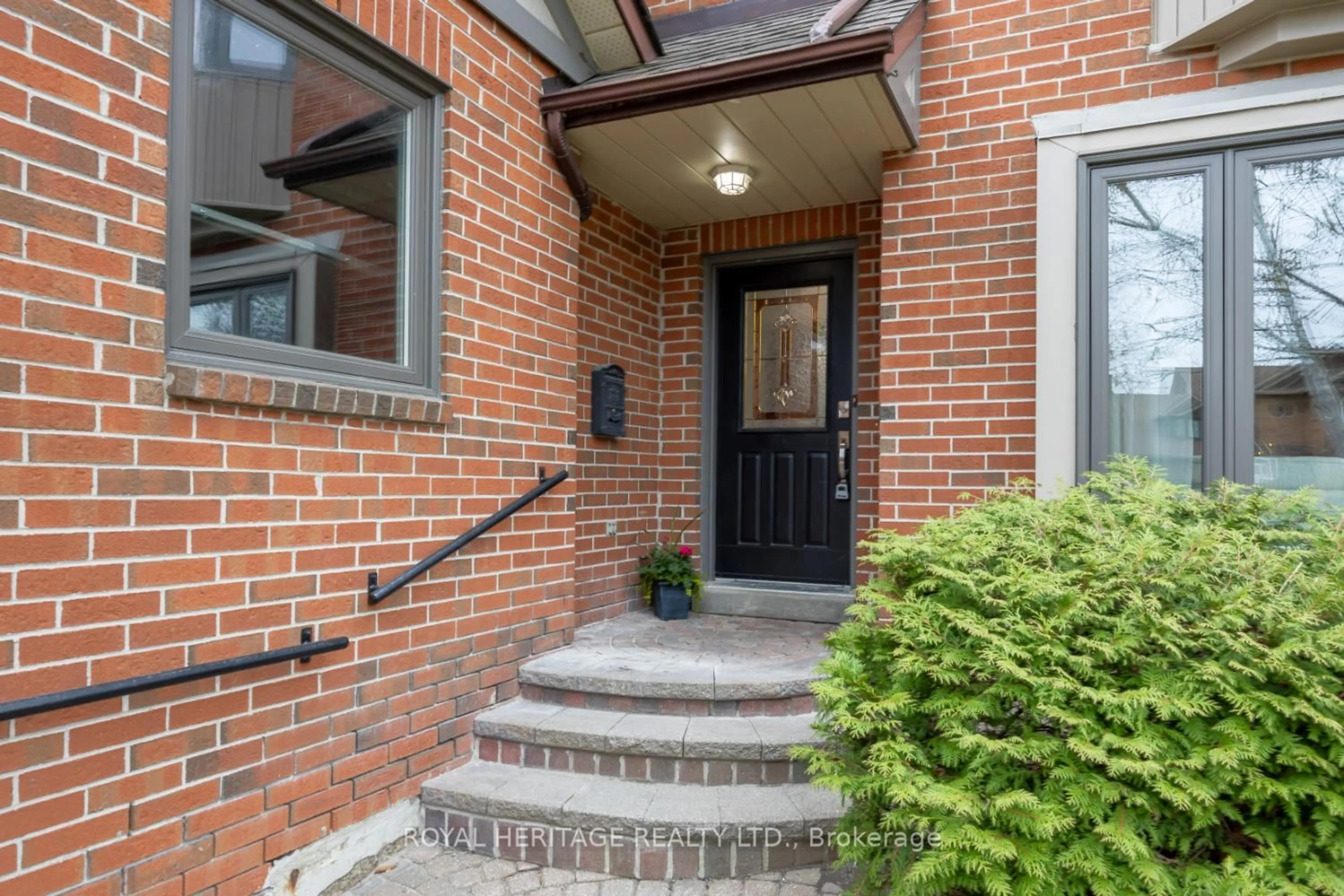 Unknown for 1534 Silver Spruce Dr, Pickering Ontario L1V 5H7