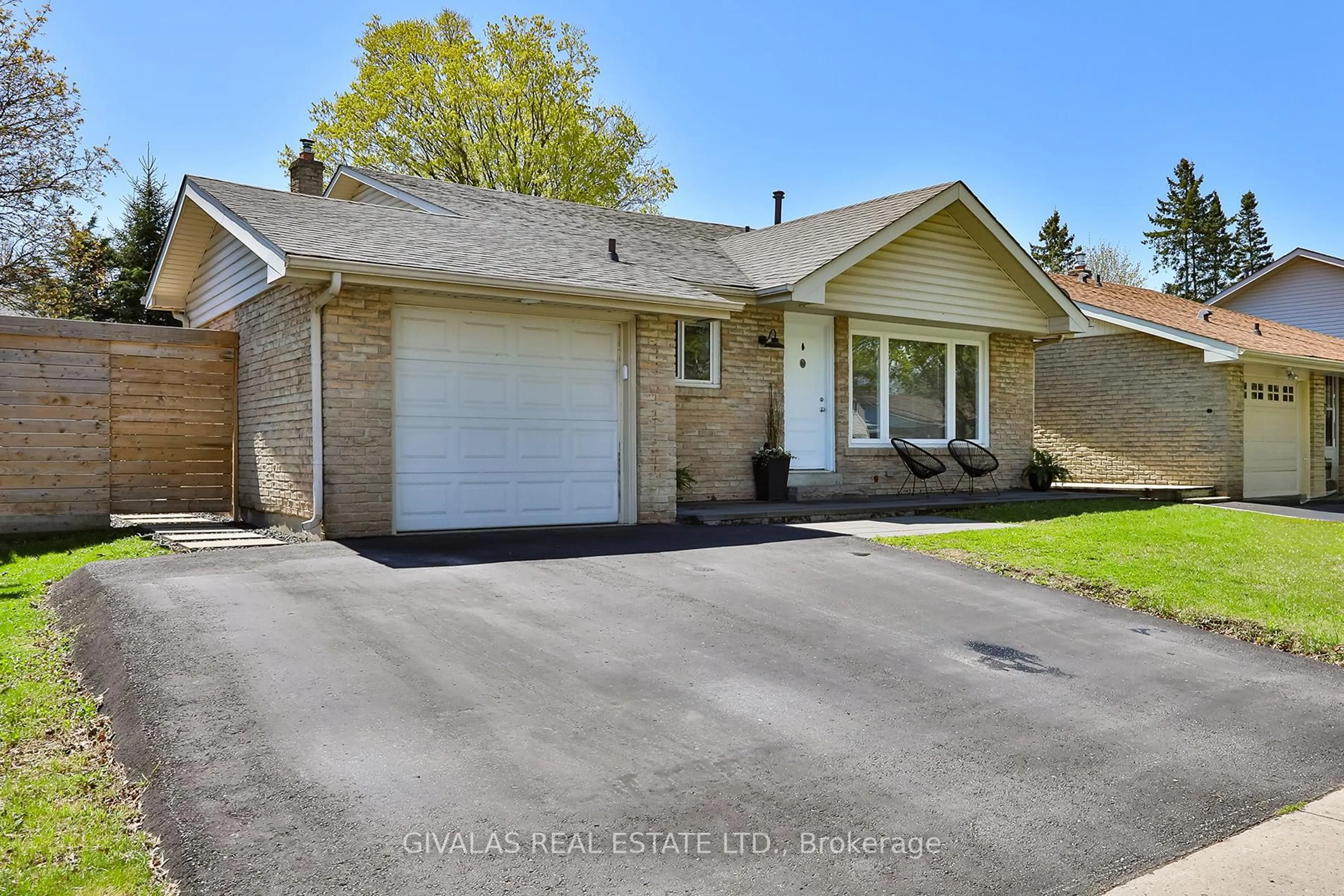 Unknown for 574 Bradley Dr, Whitby Ontario L1N 6C2