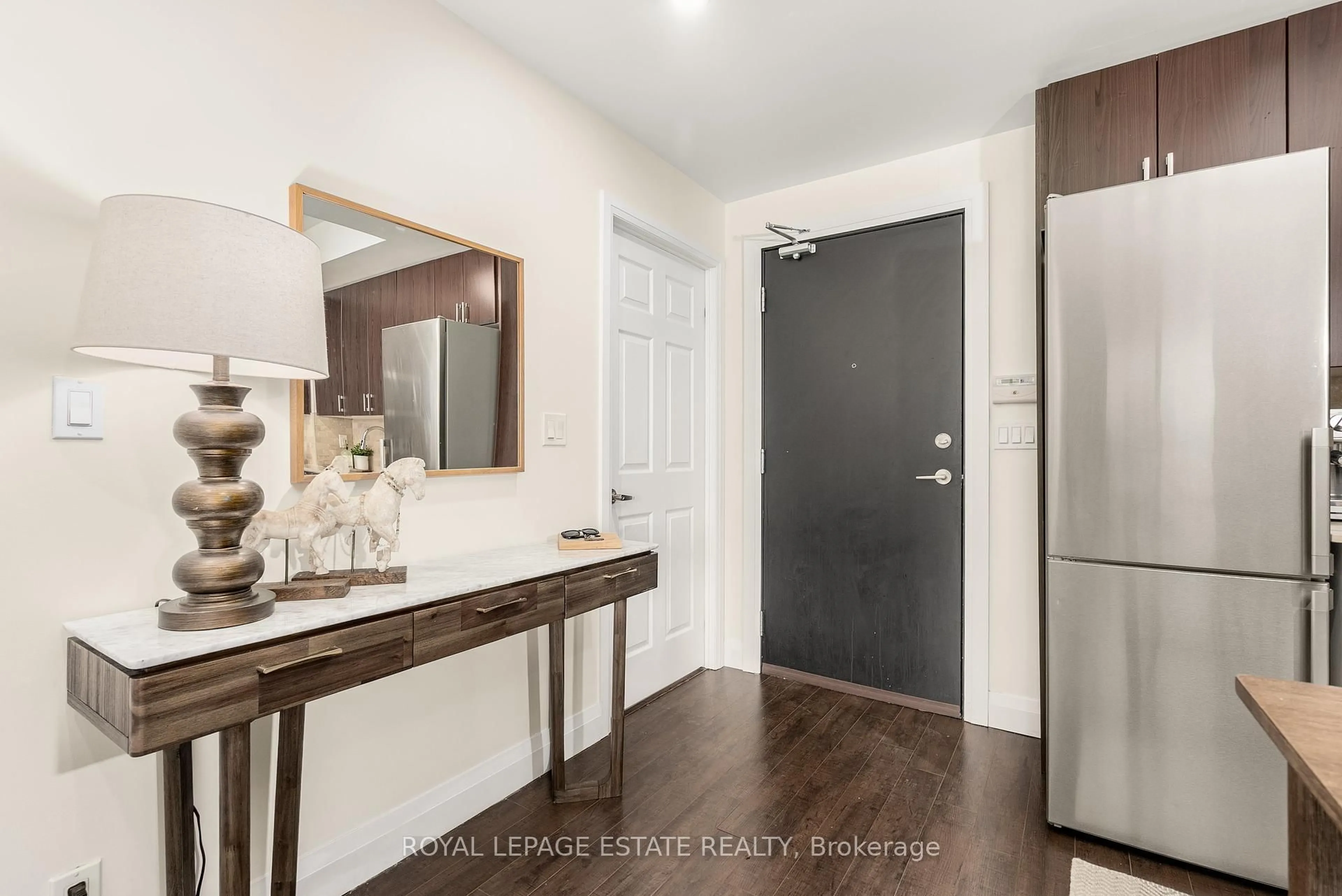 Indoor entryway for 22 East Haven Dr #806, Toronto Ontario M1N 0B4