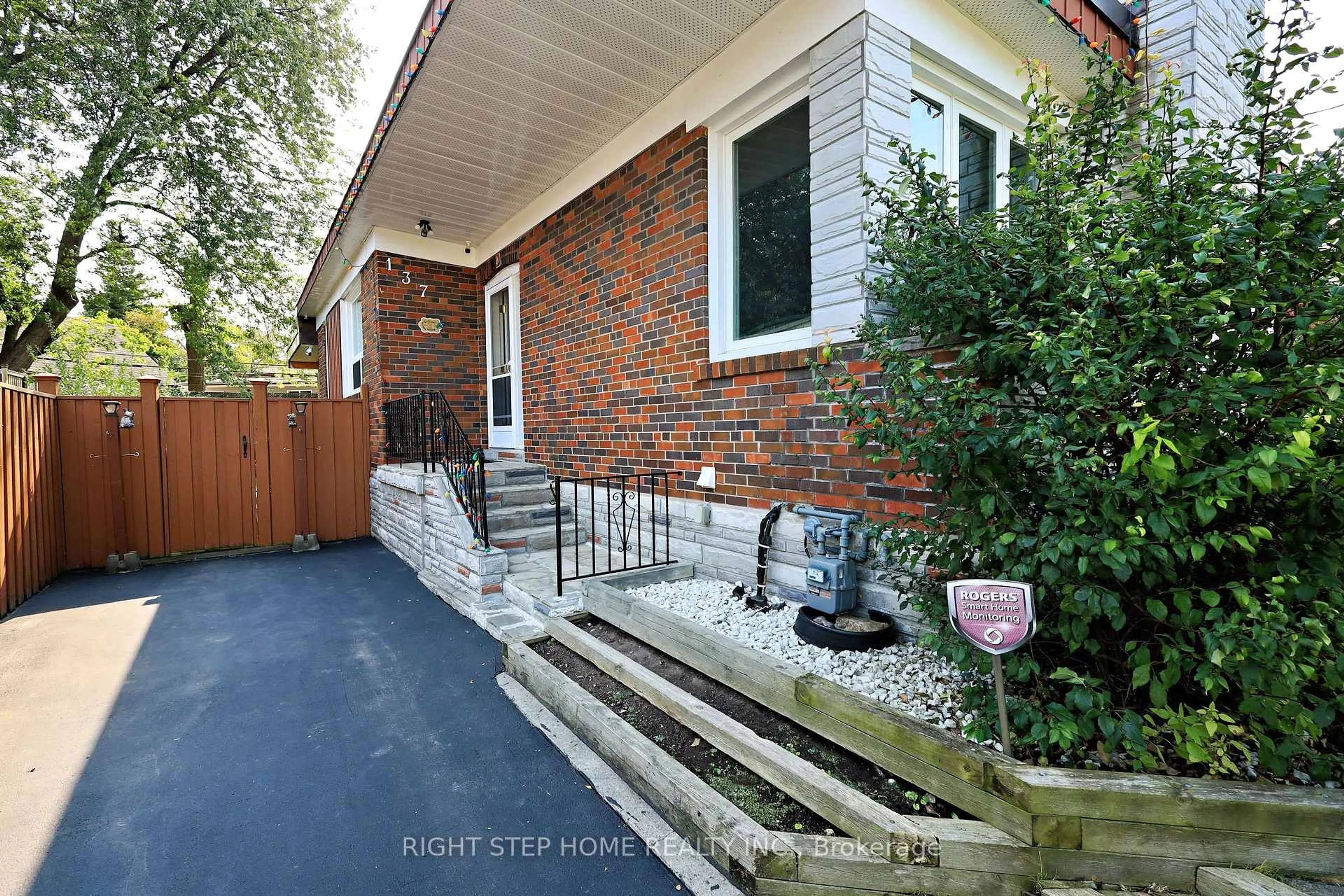 Unknown for 137 Benleigh Dr, Toronto Ontario M1H 1K4