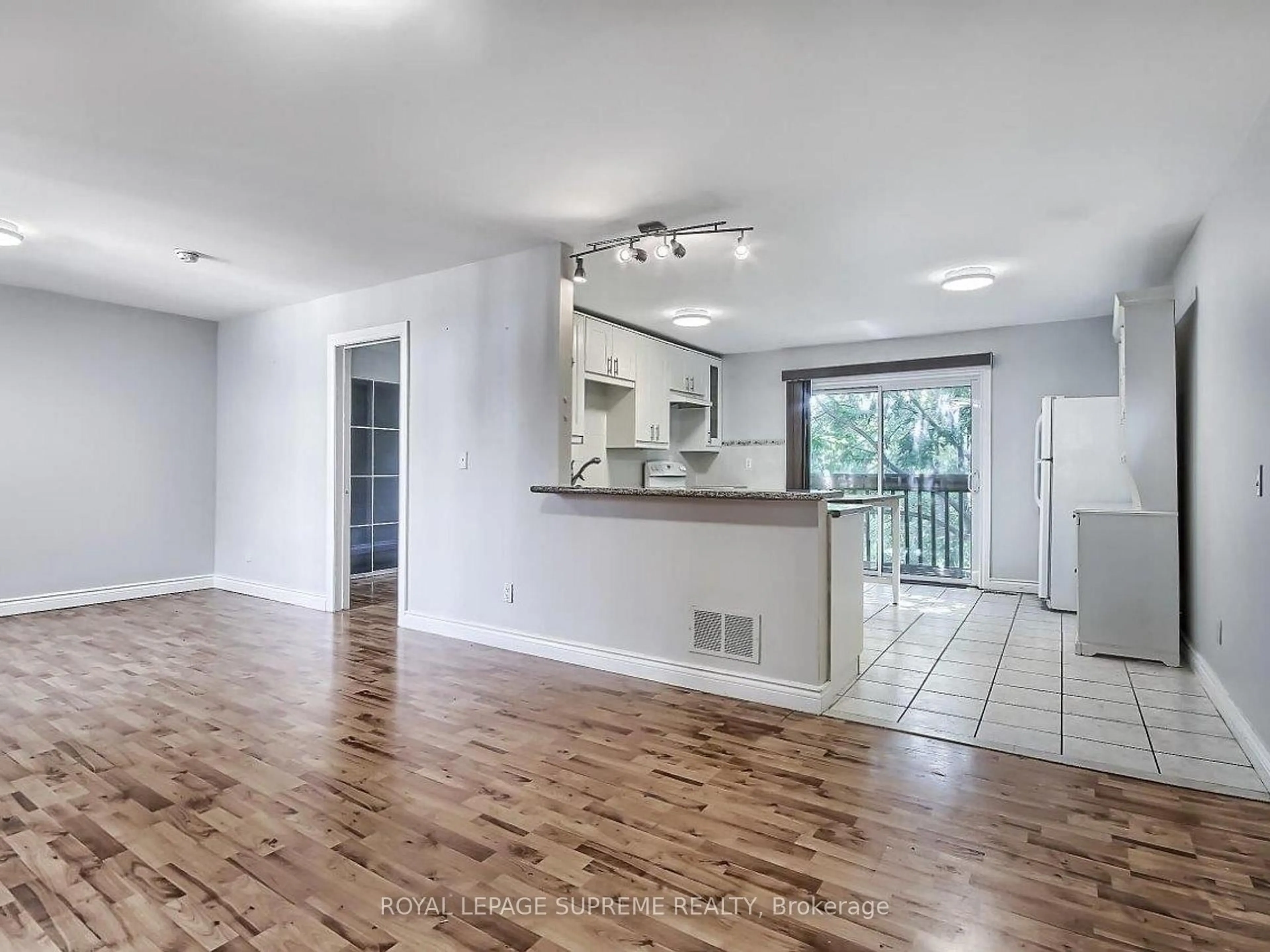 Open concept kitchen, unknown for 370 Jones Ave, Toronto Ontario M4J 3G3