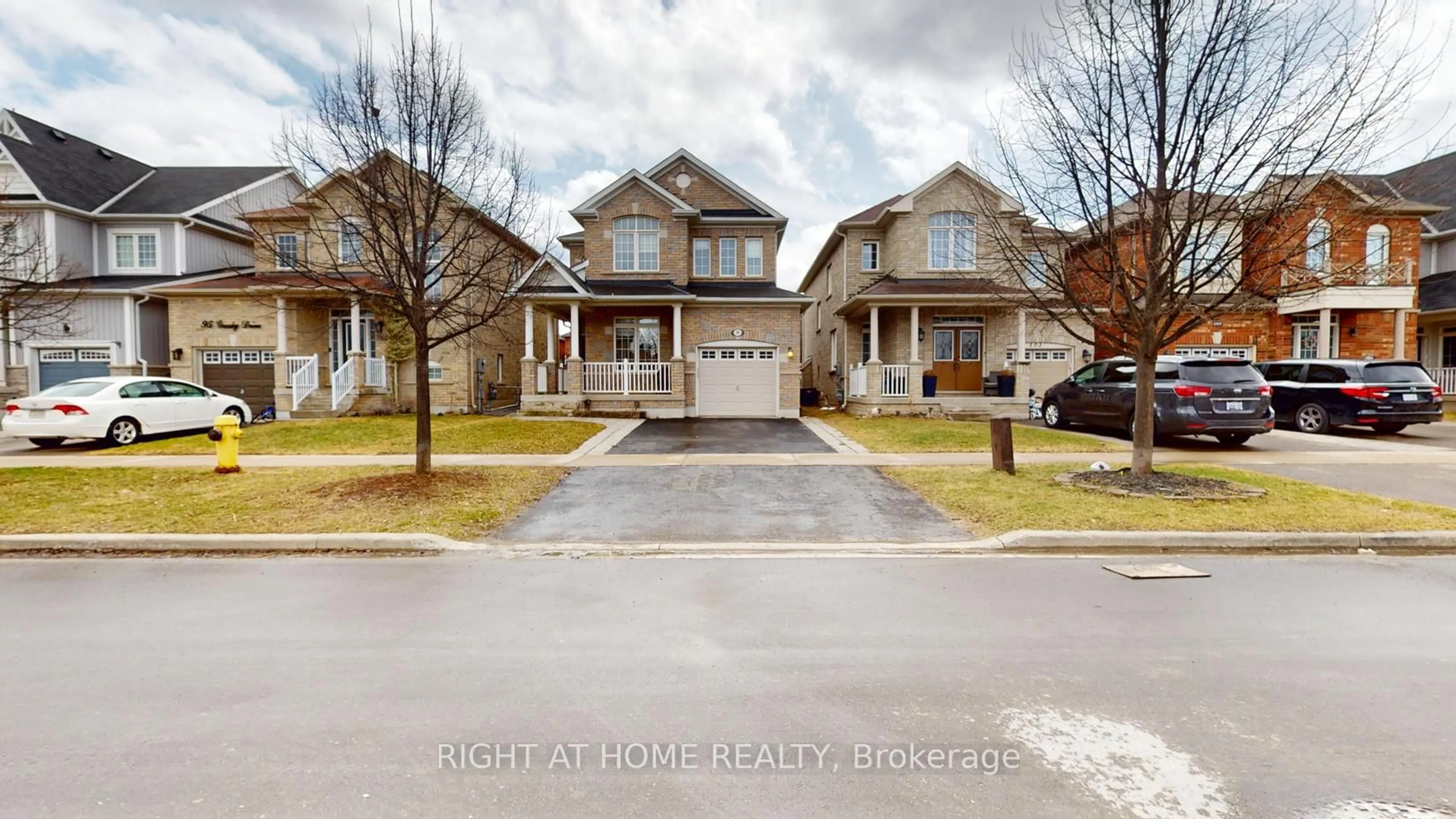 A pic from outside/outdoor area/front of a property/back of a property/a pic from drone, street for 99 Grady Dr, Clarington Ontario L1B 0C6