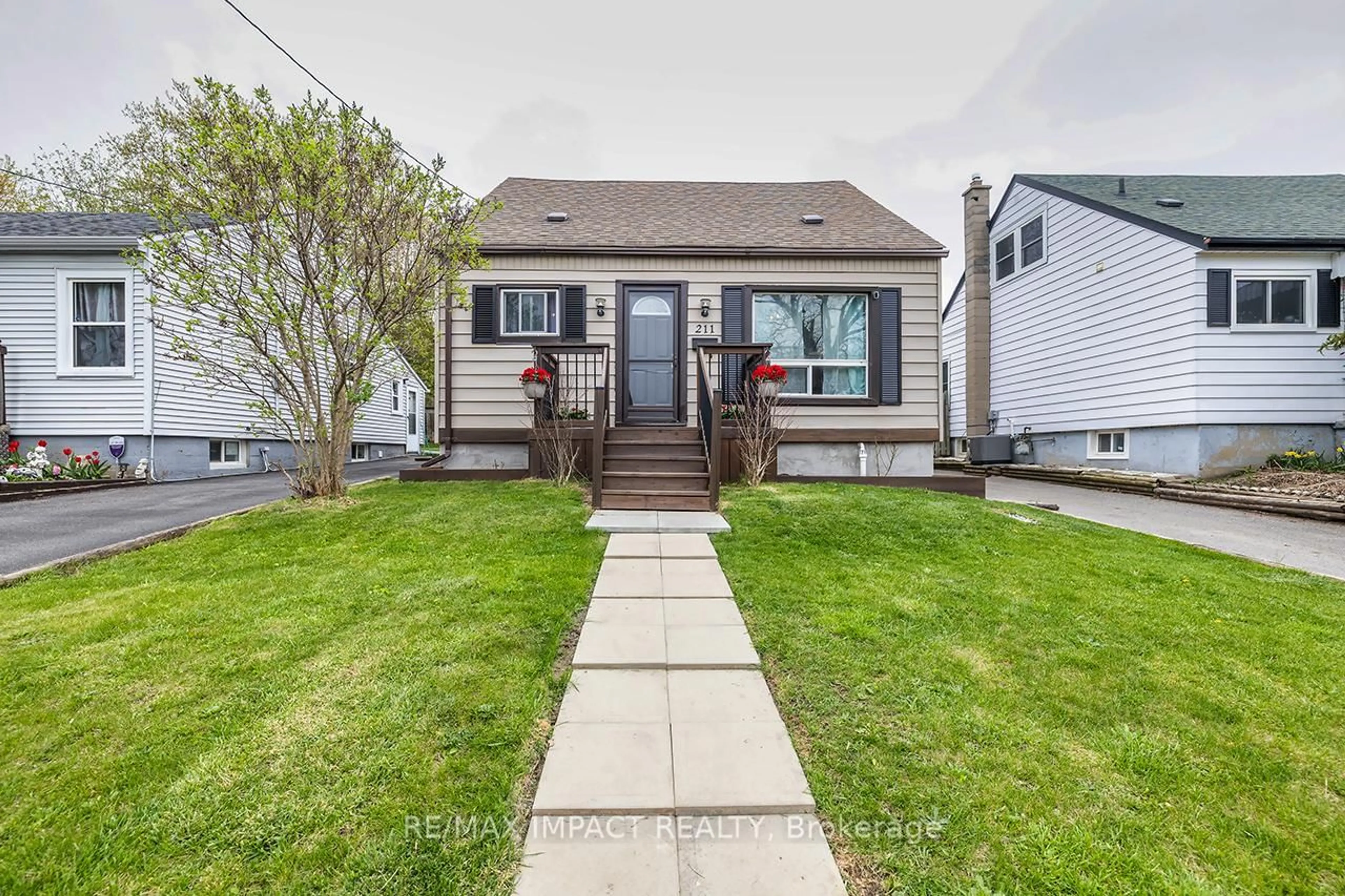 Unknown for 211 James St, Oshawa Ontario L1H 4Y4