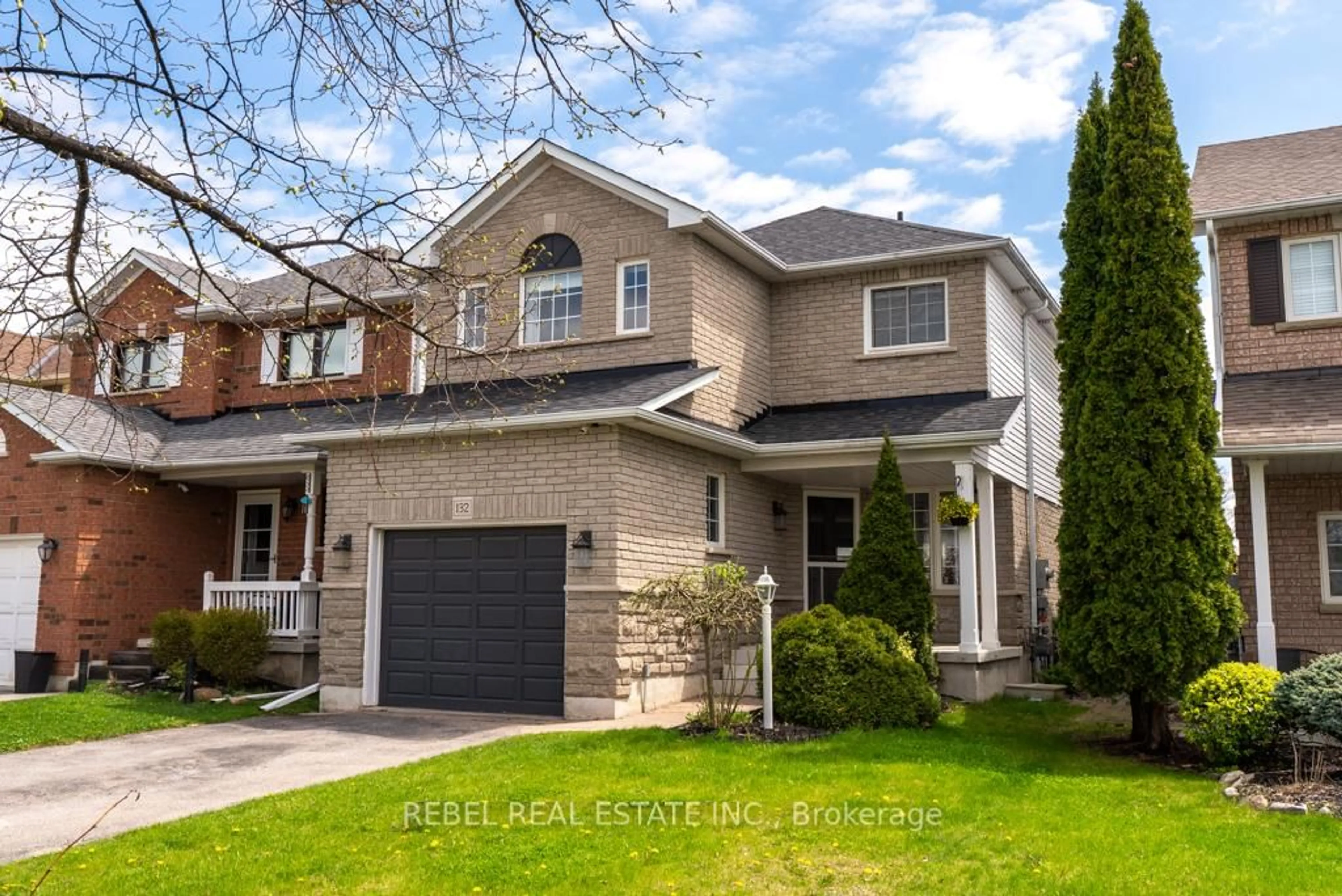 Home with brick exterior material, street for 132 Wade Sq, Clarington Ontario L1E 3E5