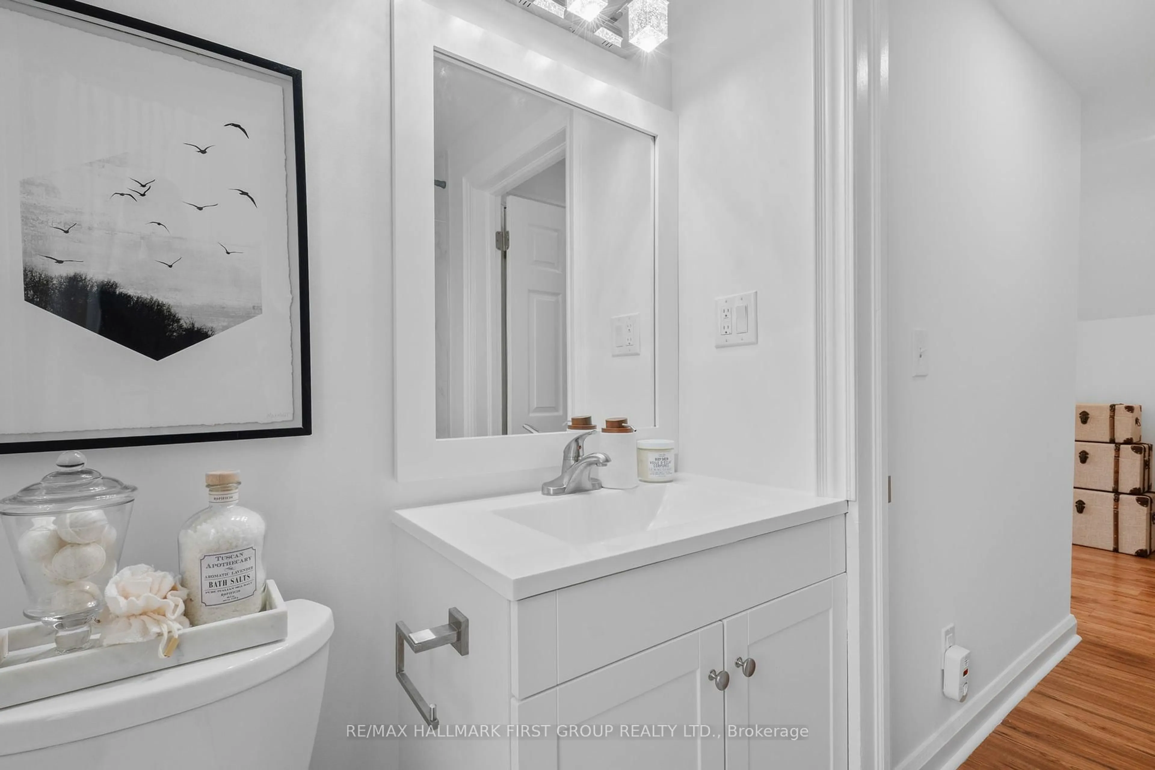 Standard bathroom, ceramic/tile floor for 480 Eulalie Ave, Oshawa Ontario L1H 2C7