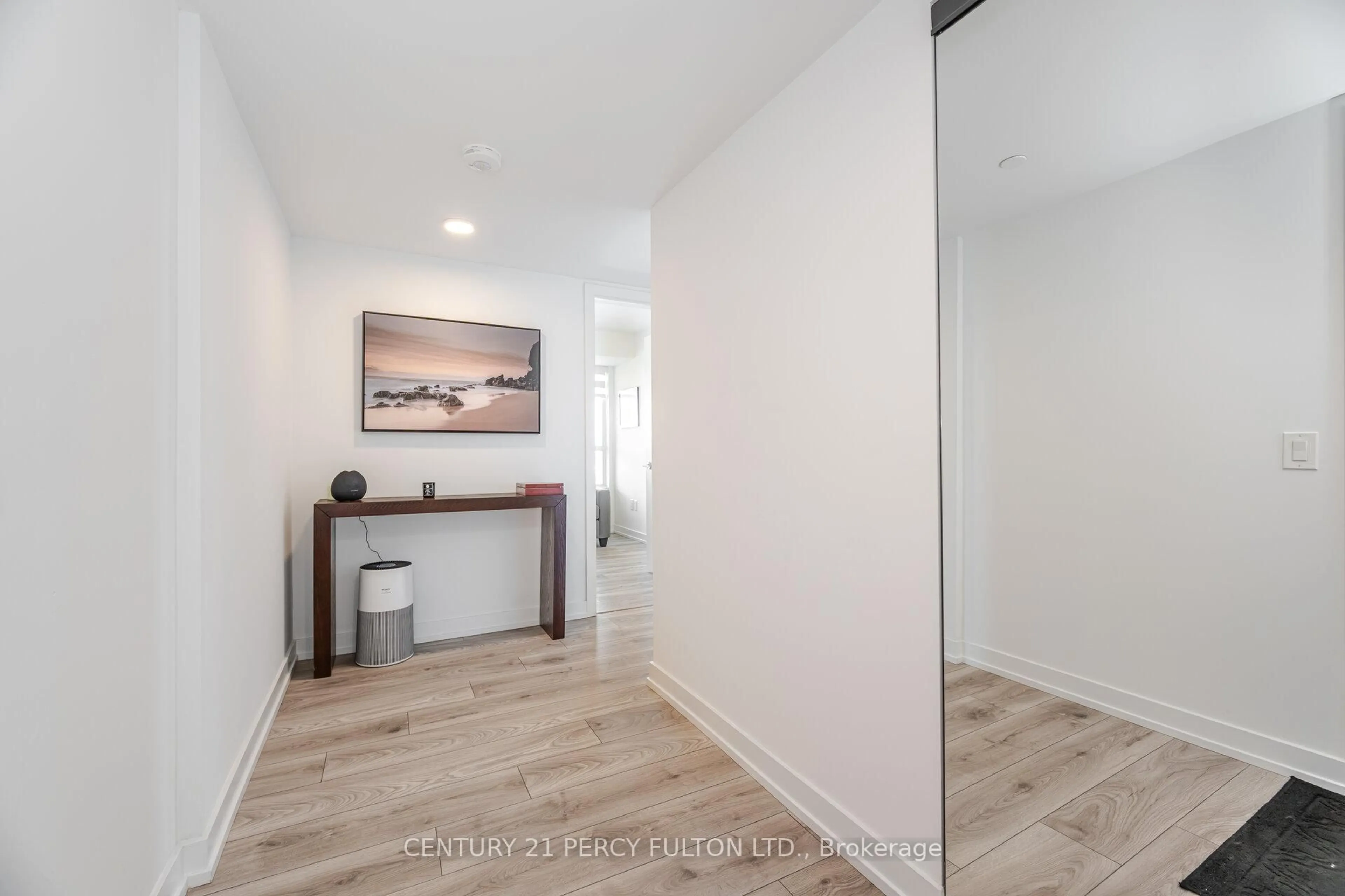 Indoor entryway for 1455 Celebration Dr #902, Pickering Ontario L1W 0C3