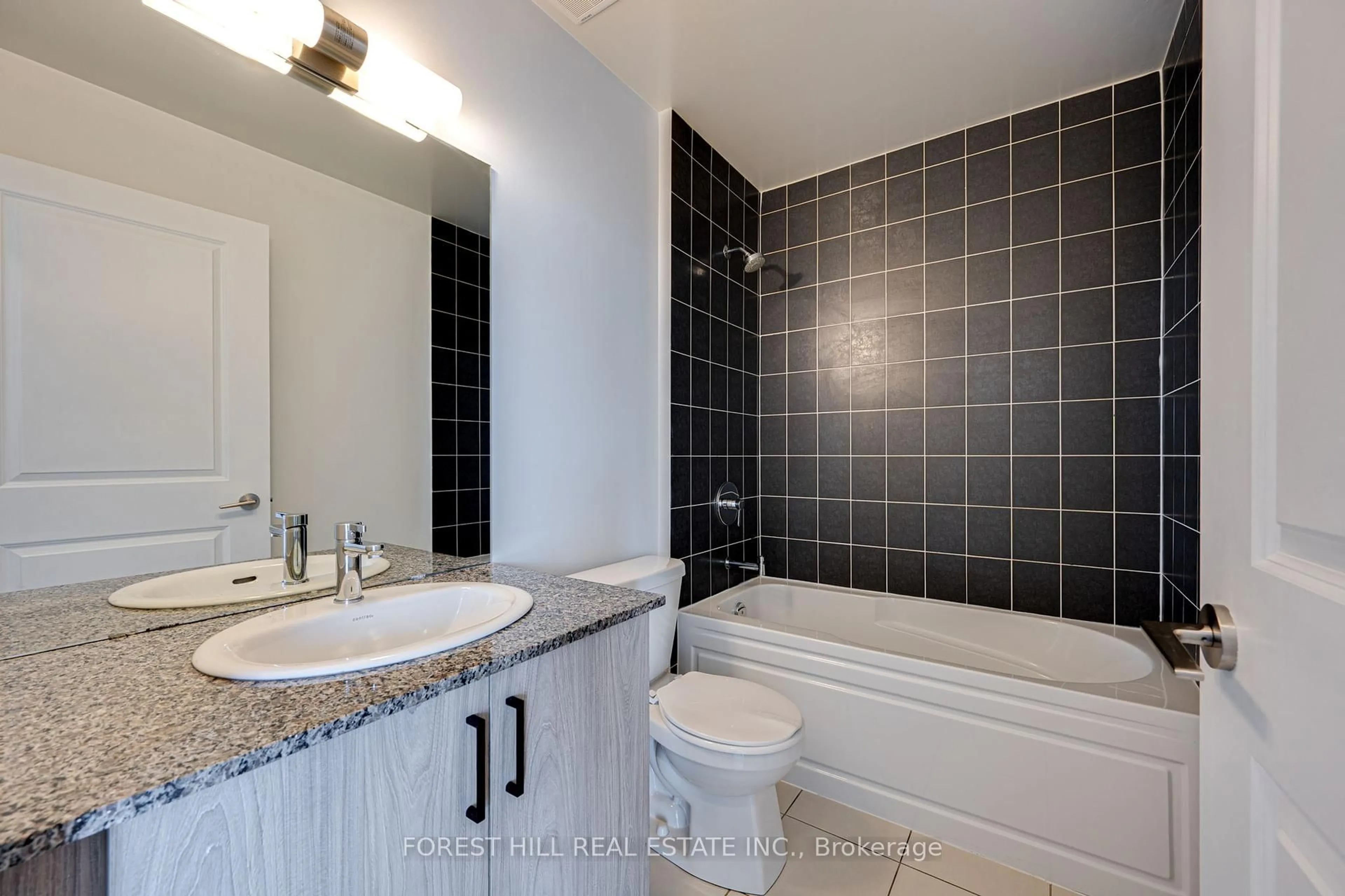 Standard bathroom, ceramic/tile floor for 20 Meadowglen Pl #826, Toronto Ontario M1H 2Y5