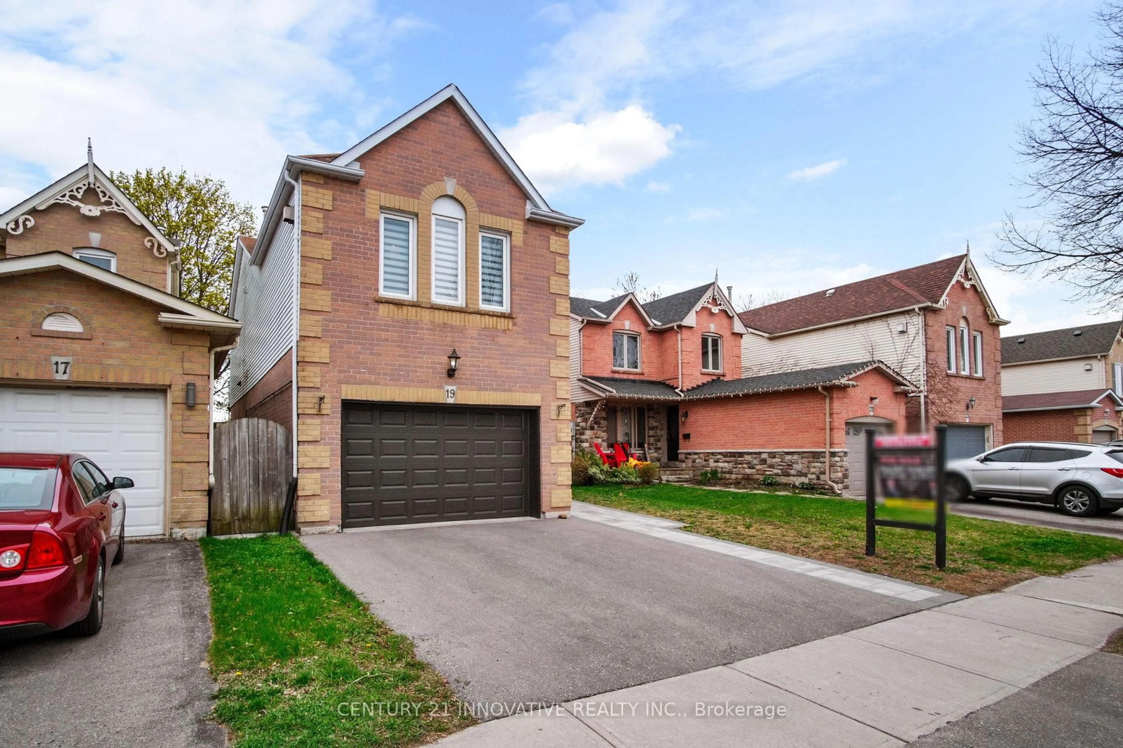 Home with brick exterior material, street for 19 Yorkville Dr, Clarington Ontario L1E 2A8