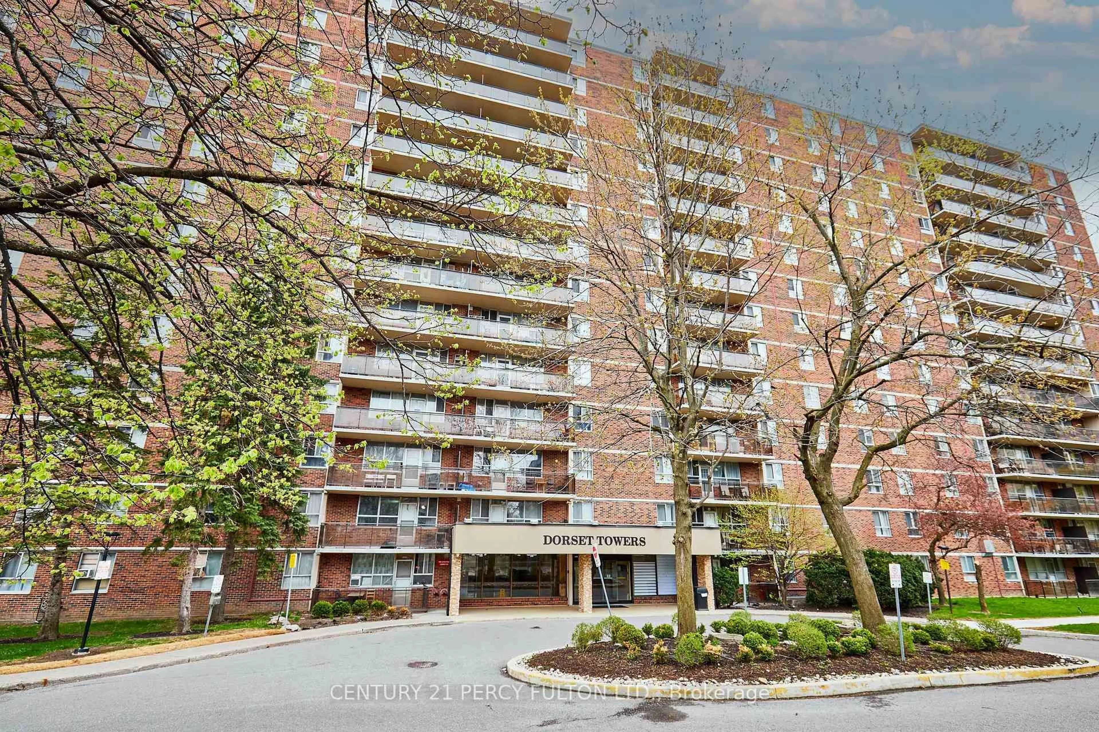 A pic from outside/outdoor area/front of a property/back of a property/a pic from drone, street for 1950 Kennedy Rd #1509, Toronto Ontario M1P 4S9