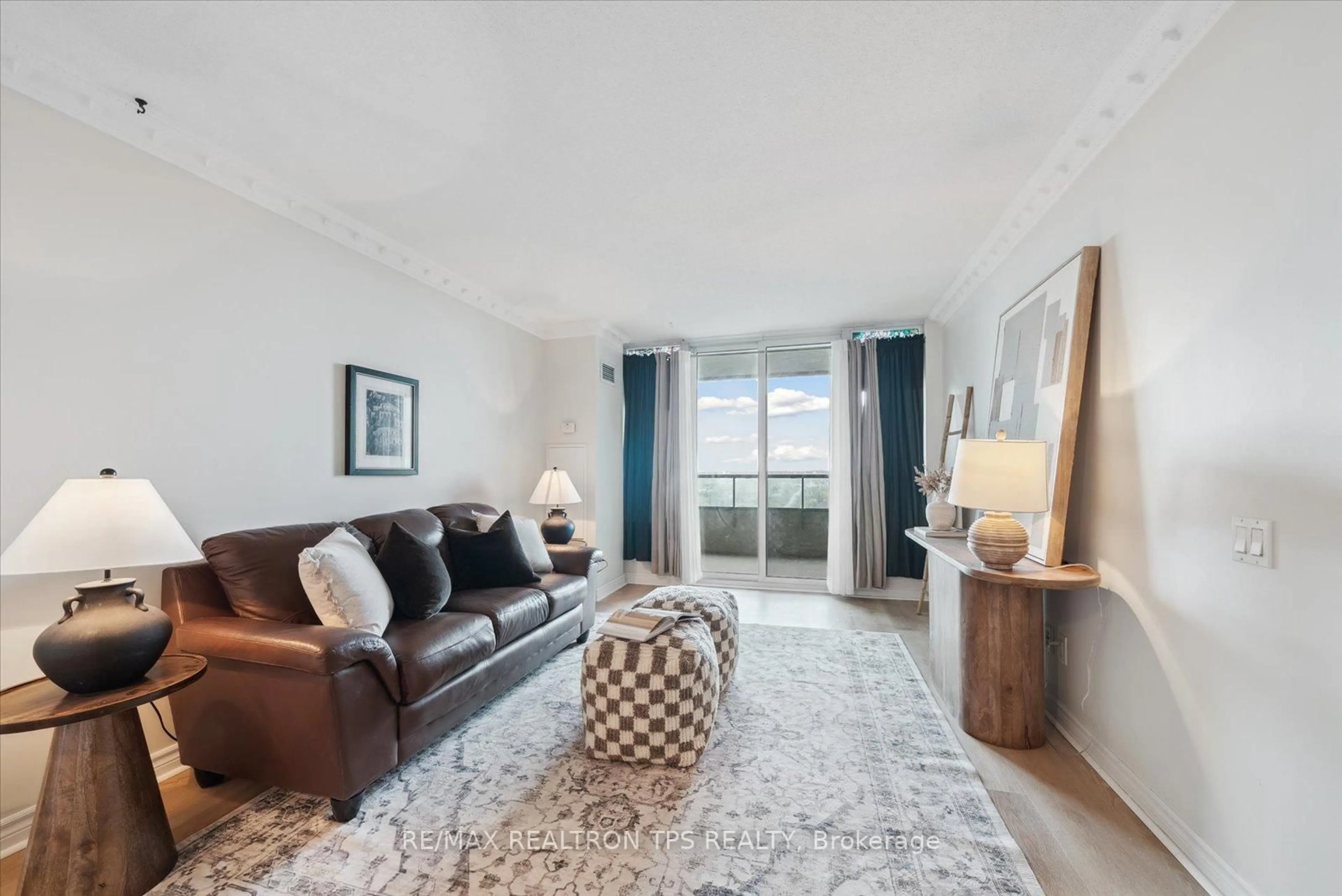 Living room with furniture, unknown for 61 Town Centre Crt #2402, Toronto Ontario M1P 5C5