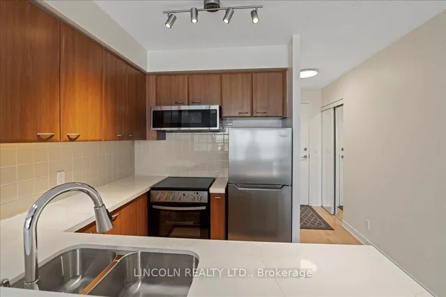 Additional property image - 36 Lee Centre Dr Unit 815