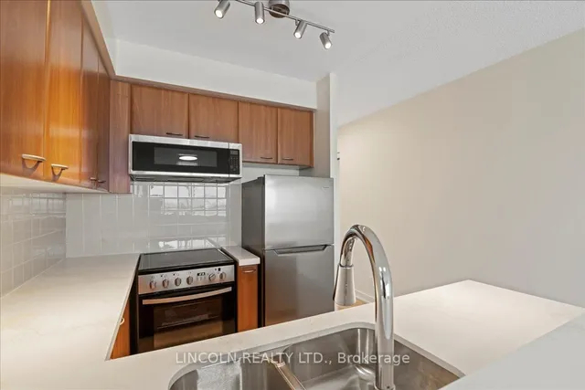 Additional property image - 36 Lee Centre Dr Unit 815