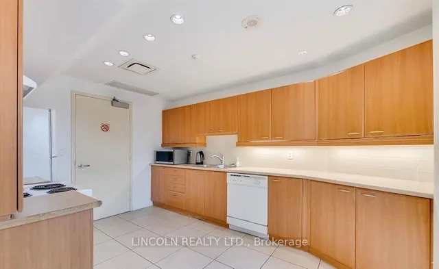 Additional property image - 36 Lee Centre Dr Unit 815