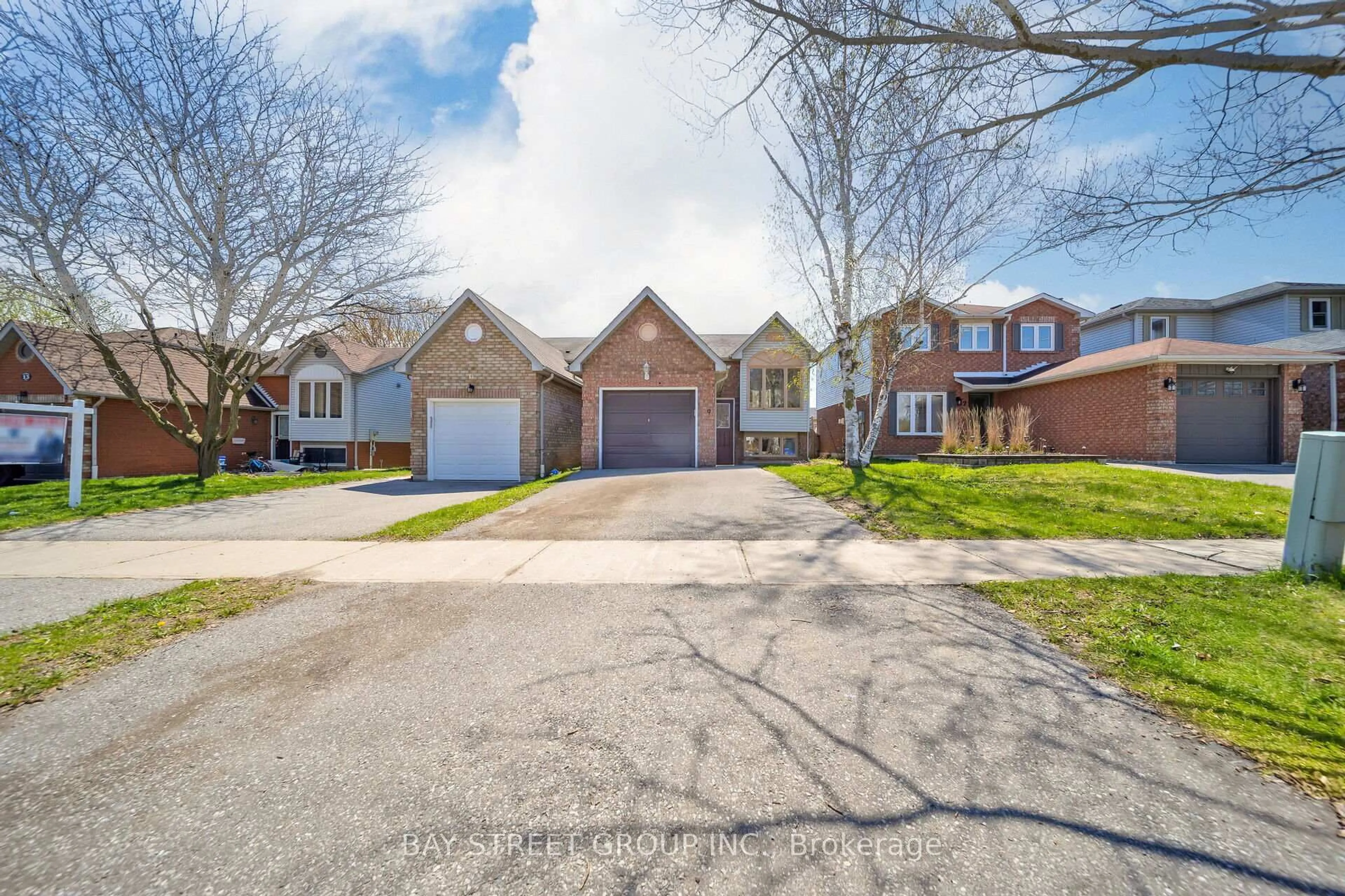 Home with brick exterior material, street for 9 Fenwick Ave, Clarington Ontario L1C 4R6