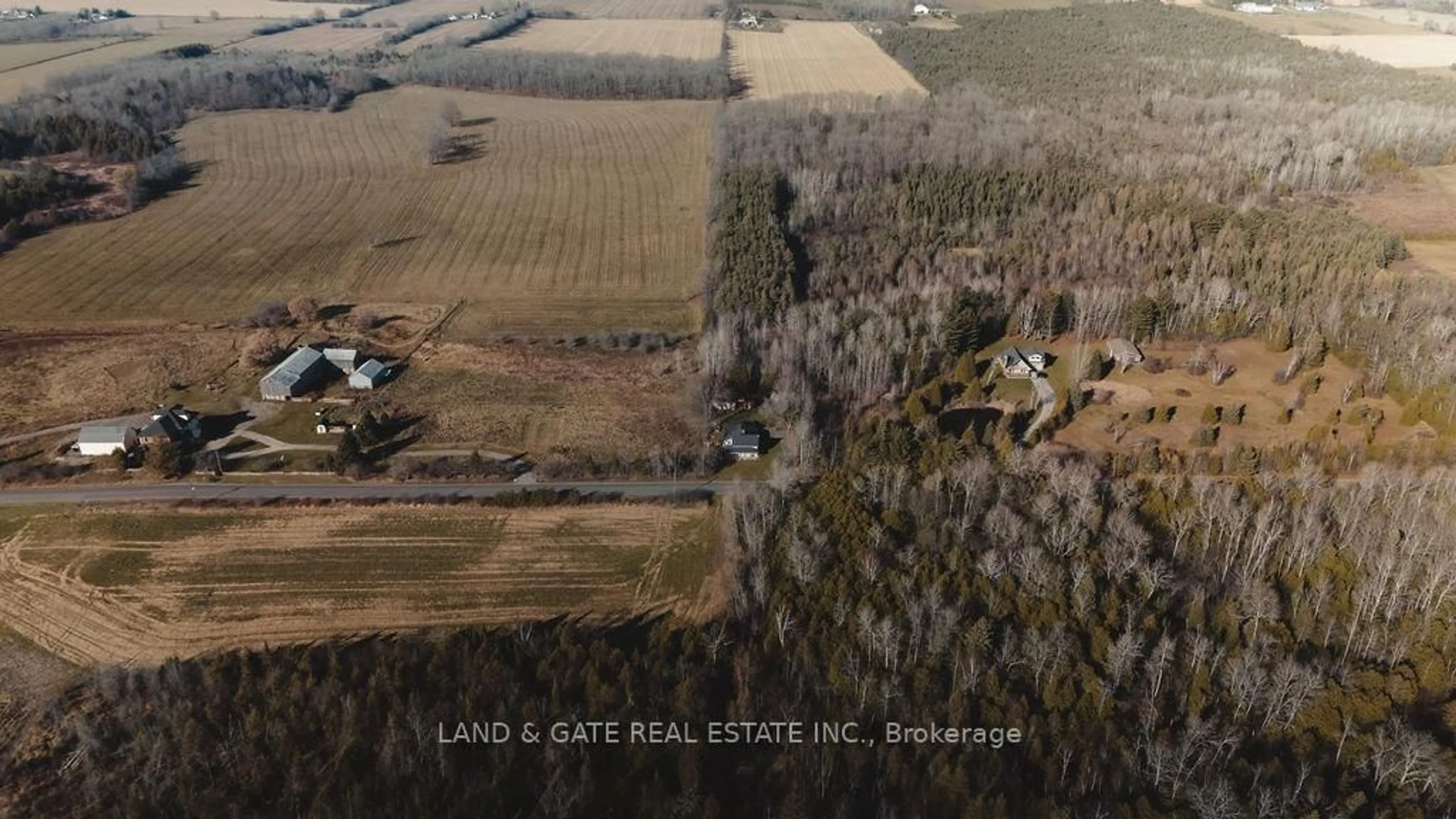 A pic from outside/outdoor area/front of a property/back of a property/a pic from drone, unknown for 4501 Devitts Rd, Scugog Ontario L0B 1B0
