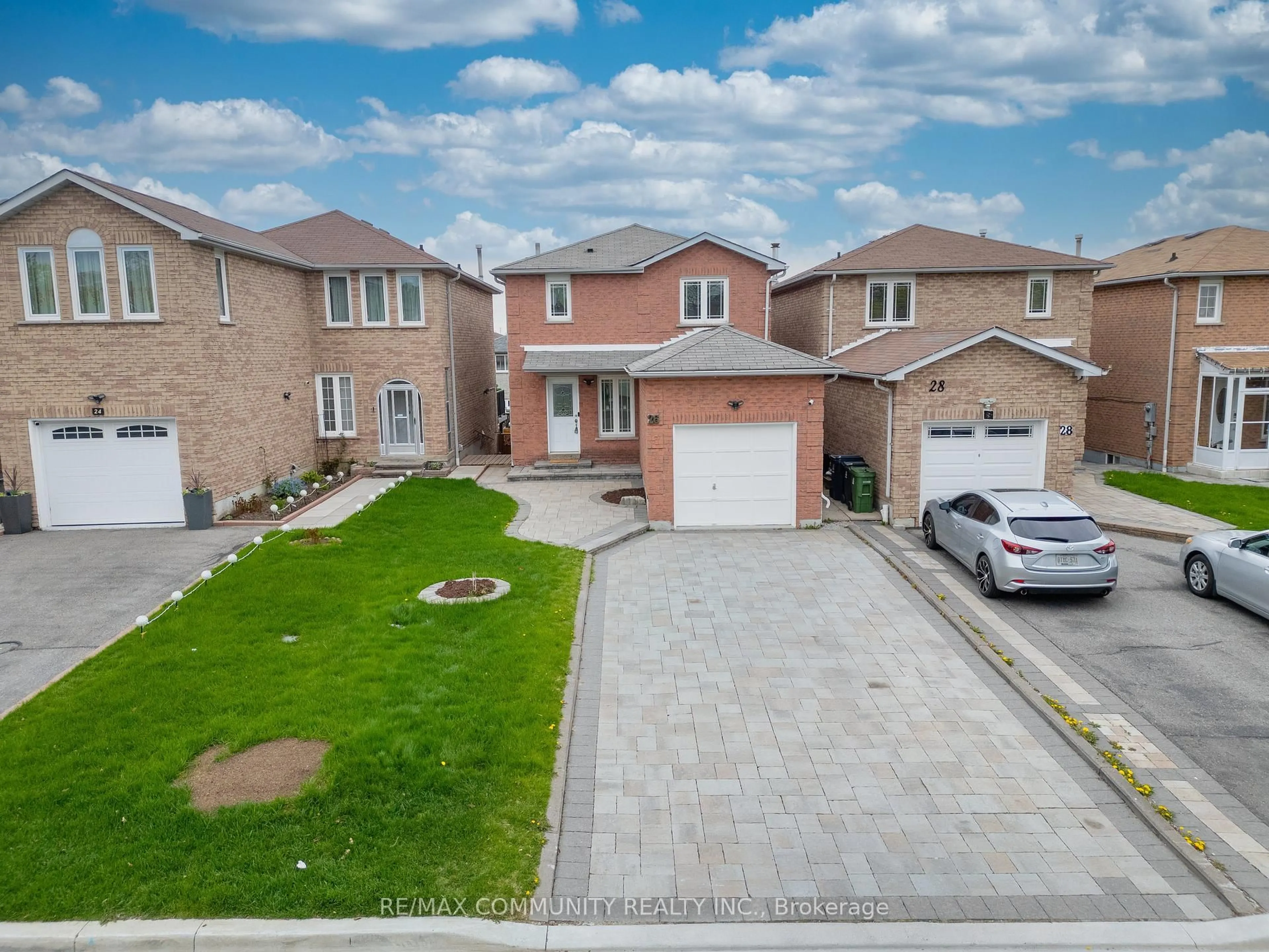 A pic from outside/outdoor area/front of a property/back of a property/a pic from drone, street for 26 Birrell Ave, Toronto Ontario M1B 5C7