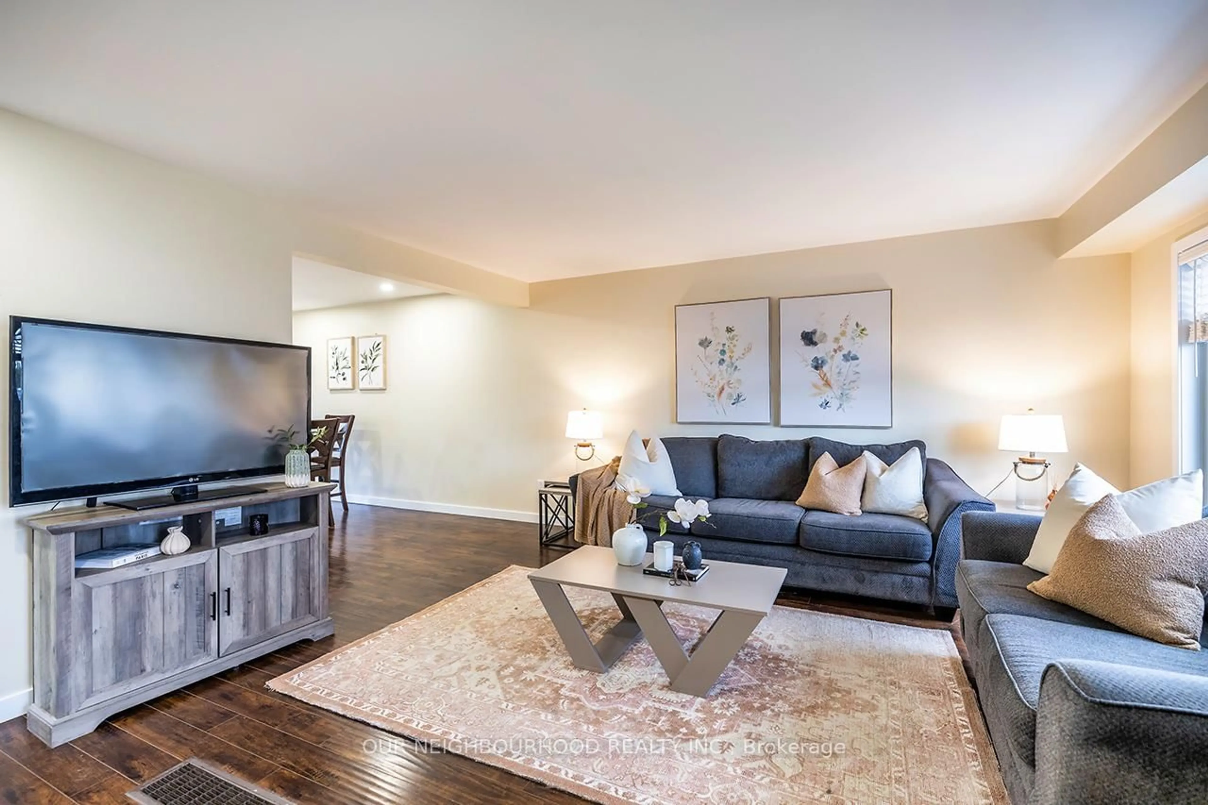 Living room with furniture, unknown for 1458 Fenelon Cres, Oshawa Ontario L1J 6G1