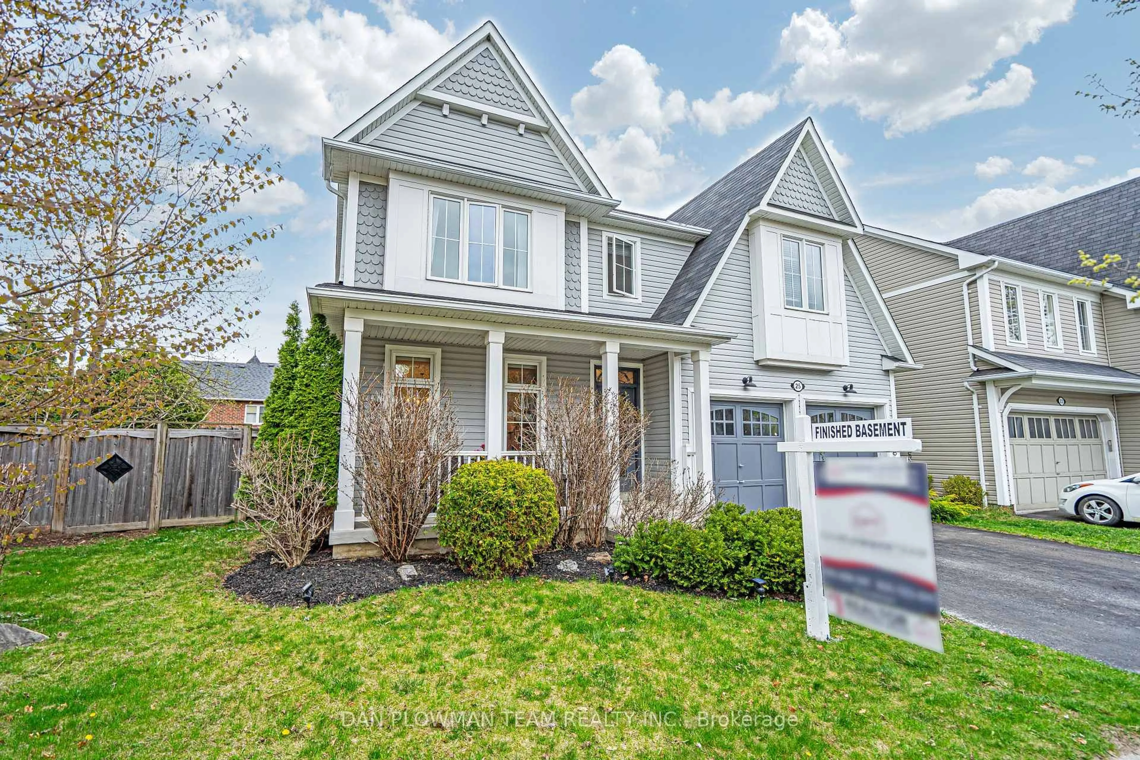 Home with vinyl exterior material, street for 25 Strandmore Circ, Whitby Ontario L1M 0C1