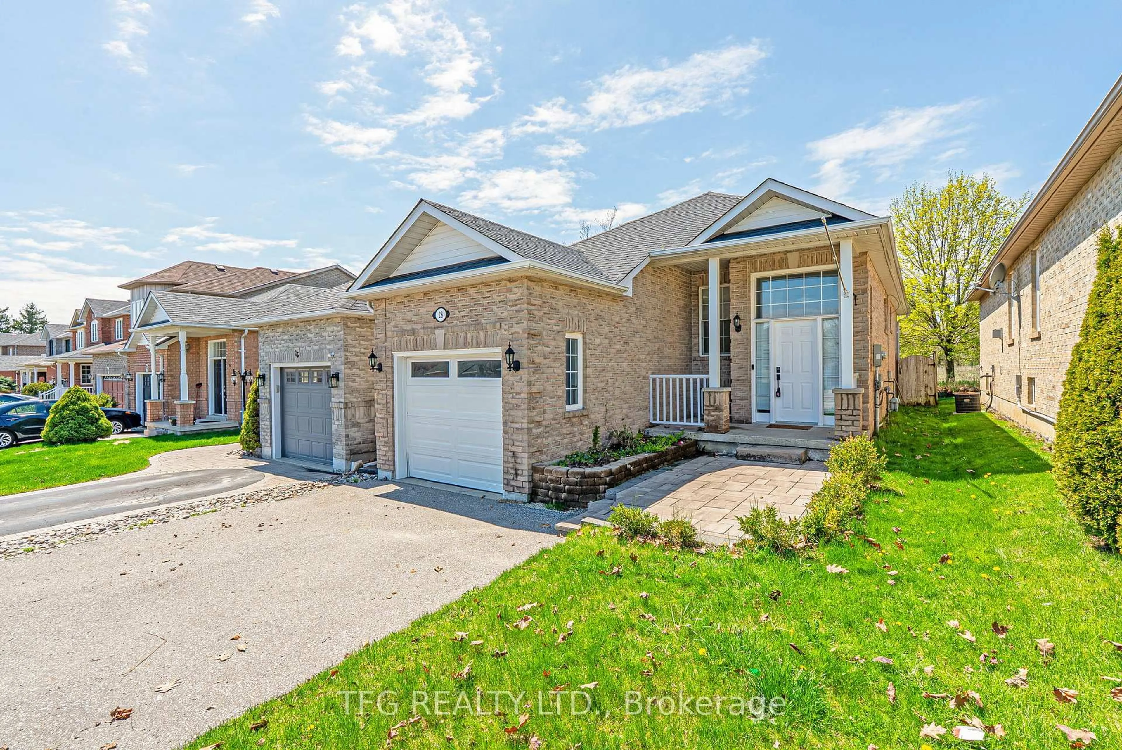 Home with brick exterior material, street for 28 Eastfield Cres, Clarington Ontario L1E 3C6