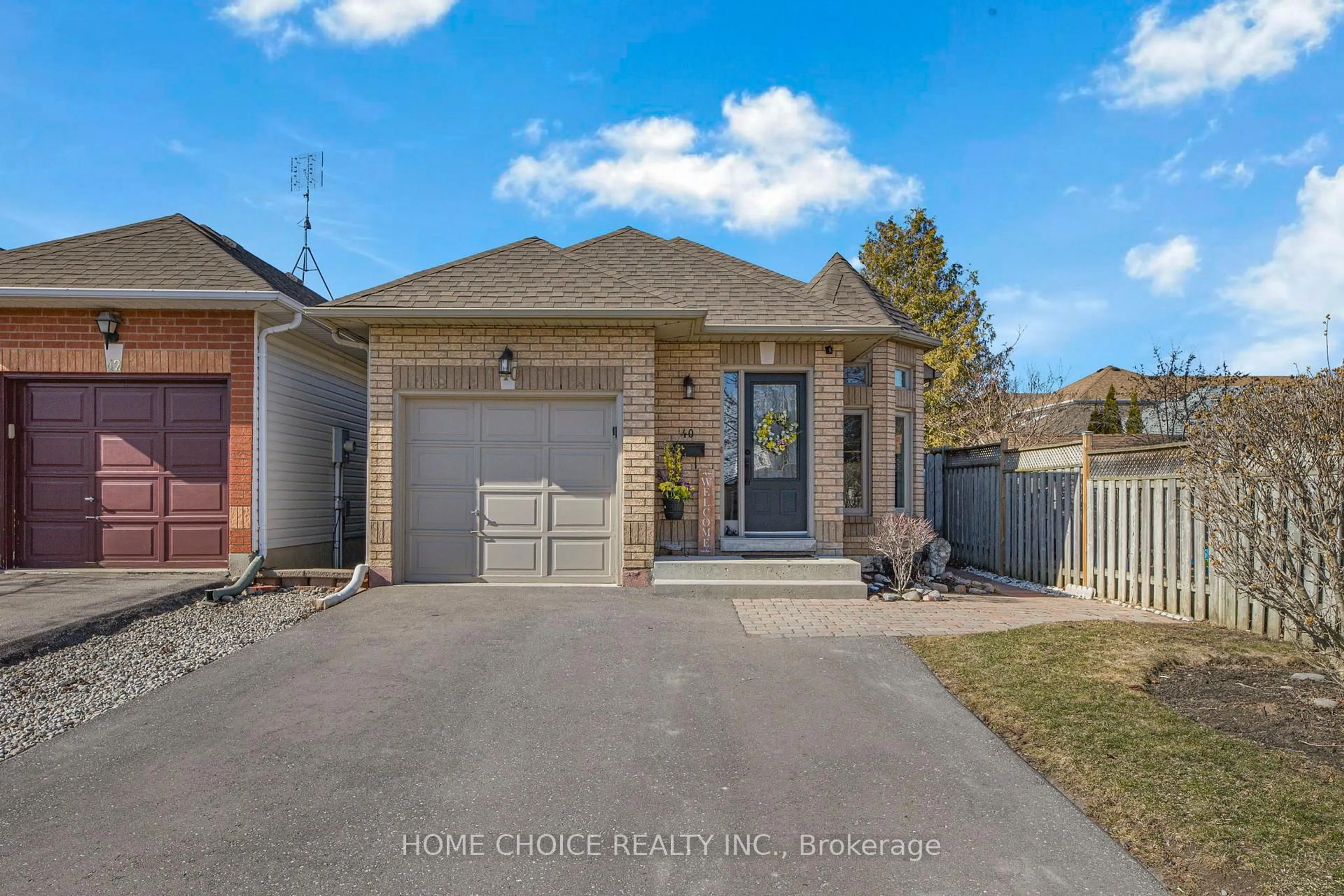 Home with brick exterior material, street for 40 Meadowview Blvd, Clarington Ontario L1C 5A6