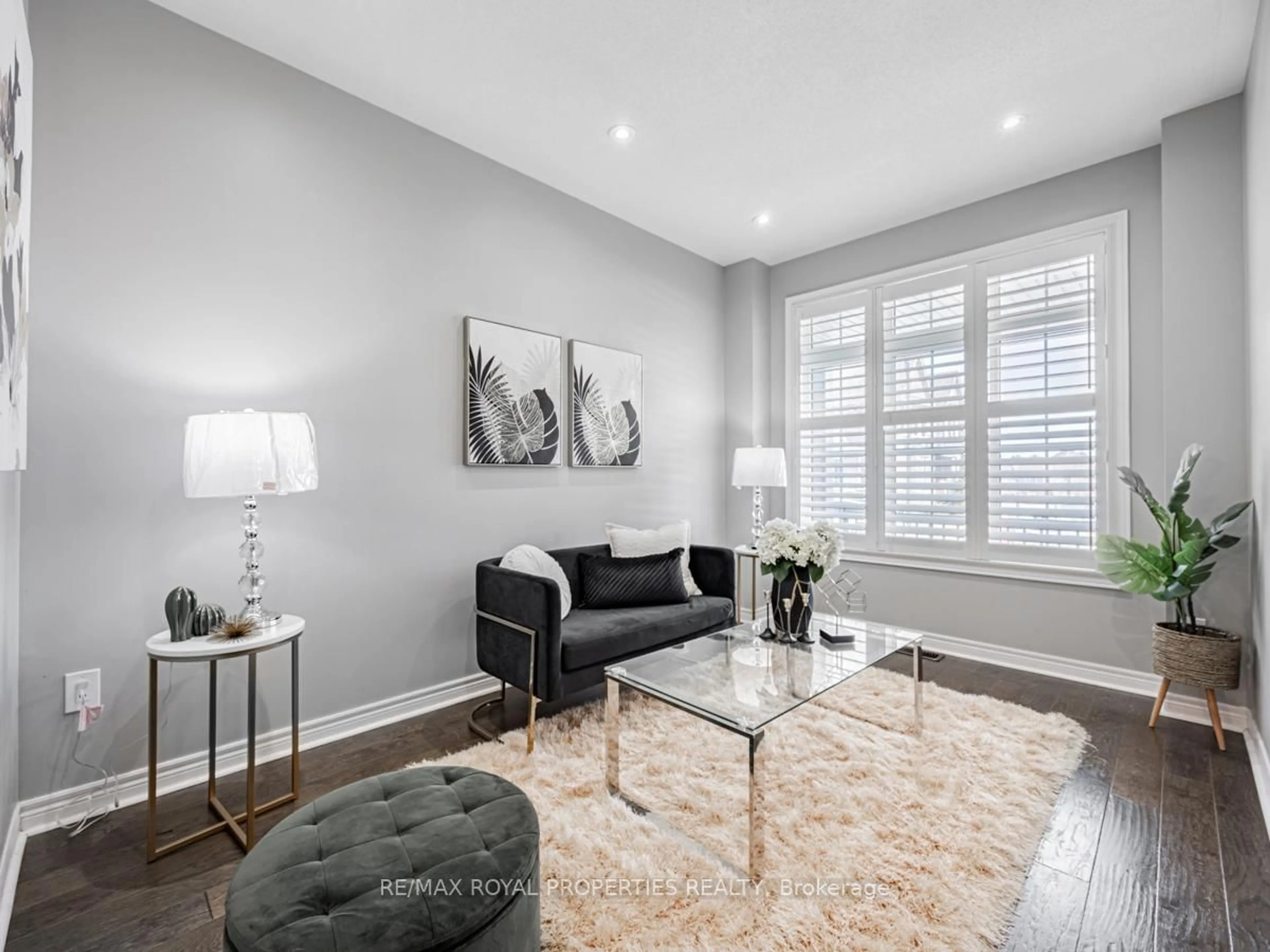 Living room with furniture, unknown for 24 Bignell Cres, Ajax Ontario L1Z 0P6
