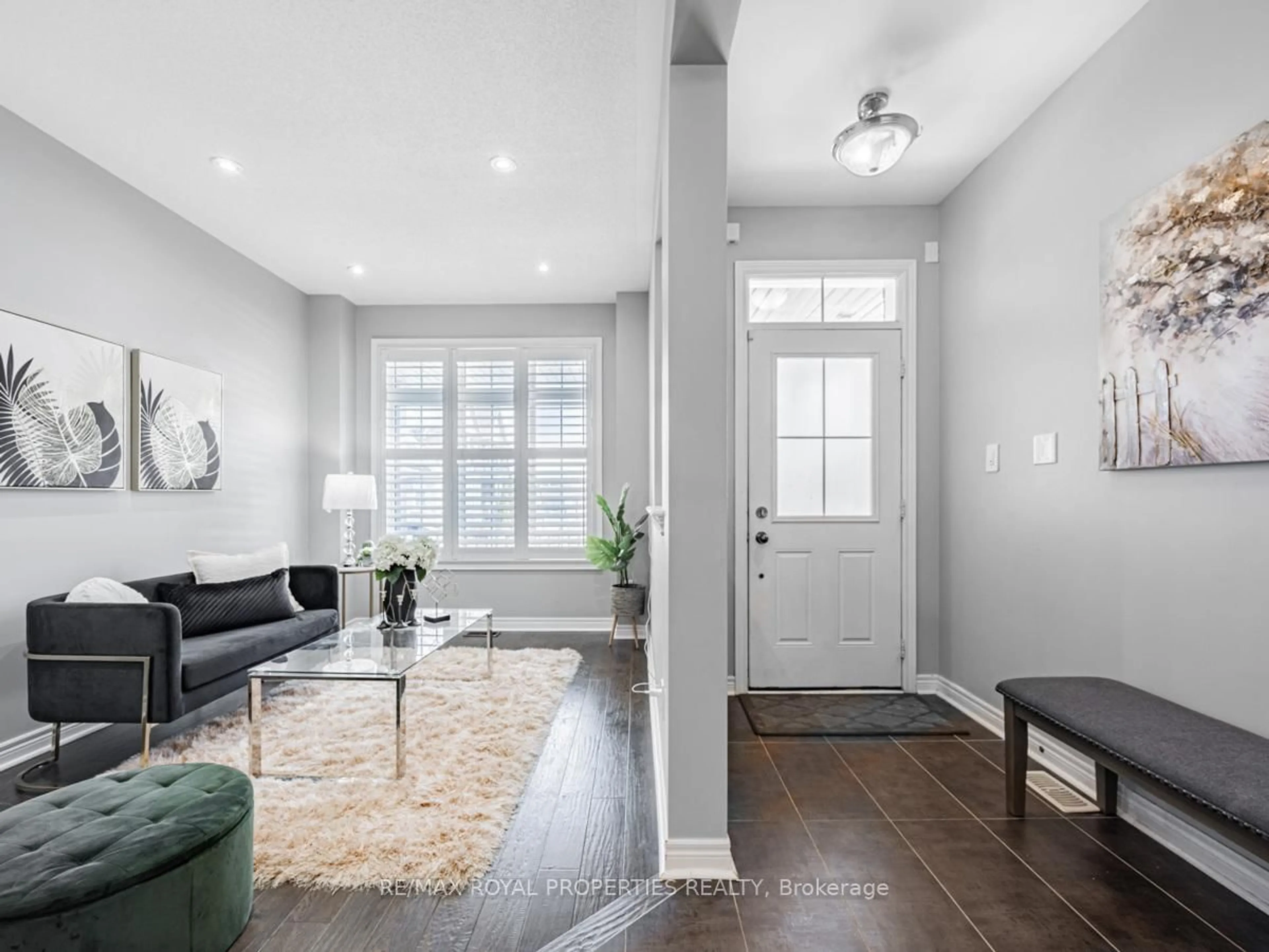 Indoor entryway for 24 Bignell Cres, Ajax Ontario L1Z 0P6