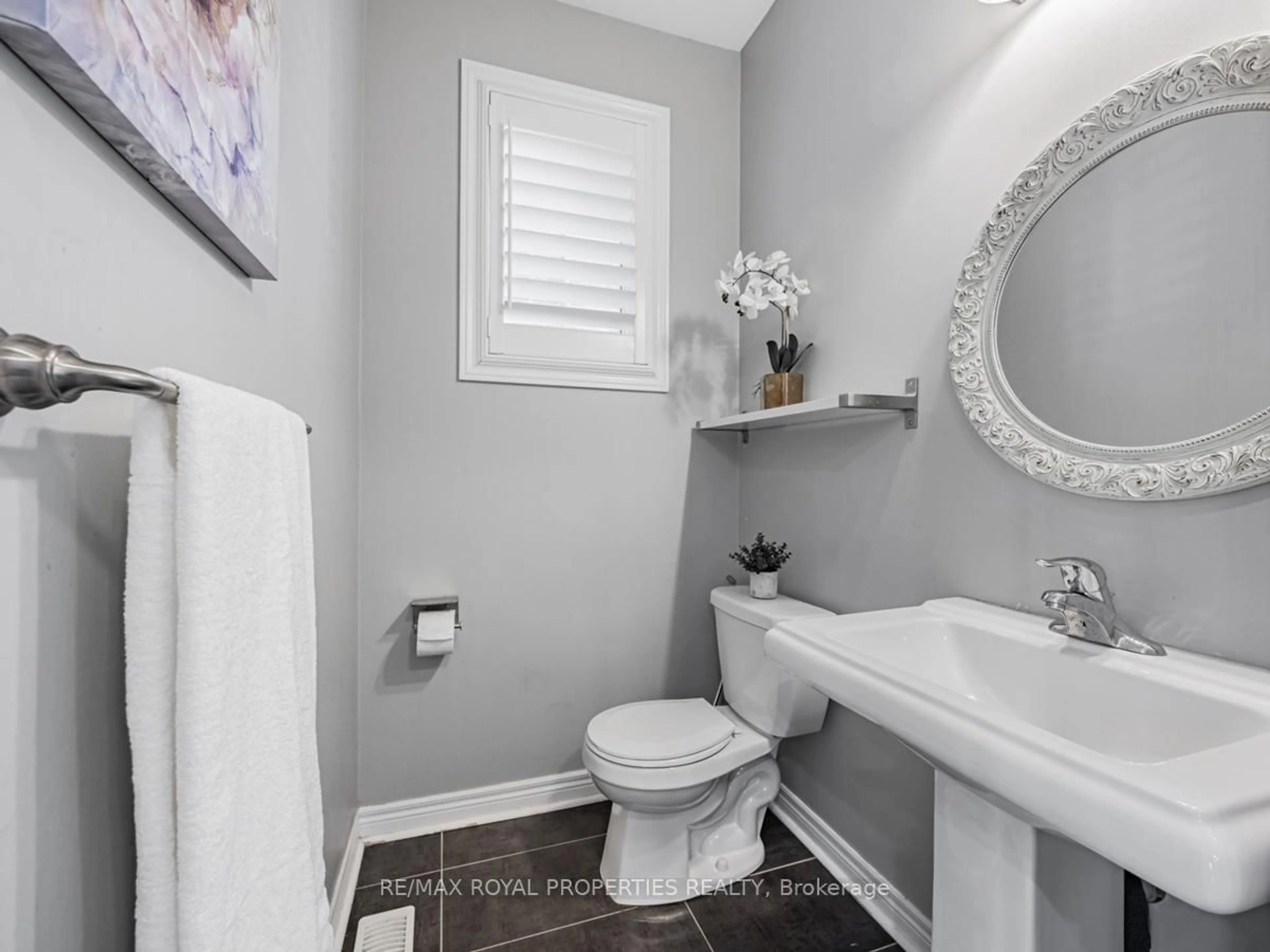 Standard bathroom, ceramic/tile floor for 24 Bignell Cres, Ajax Ontario L1Z 0P6