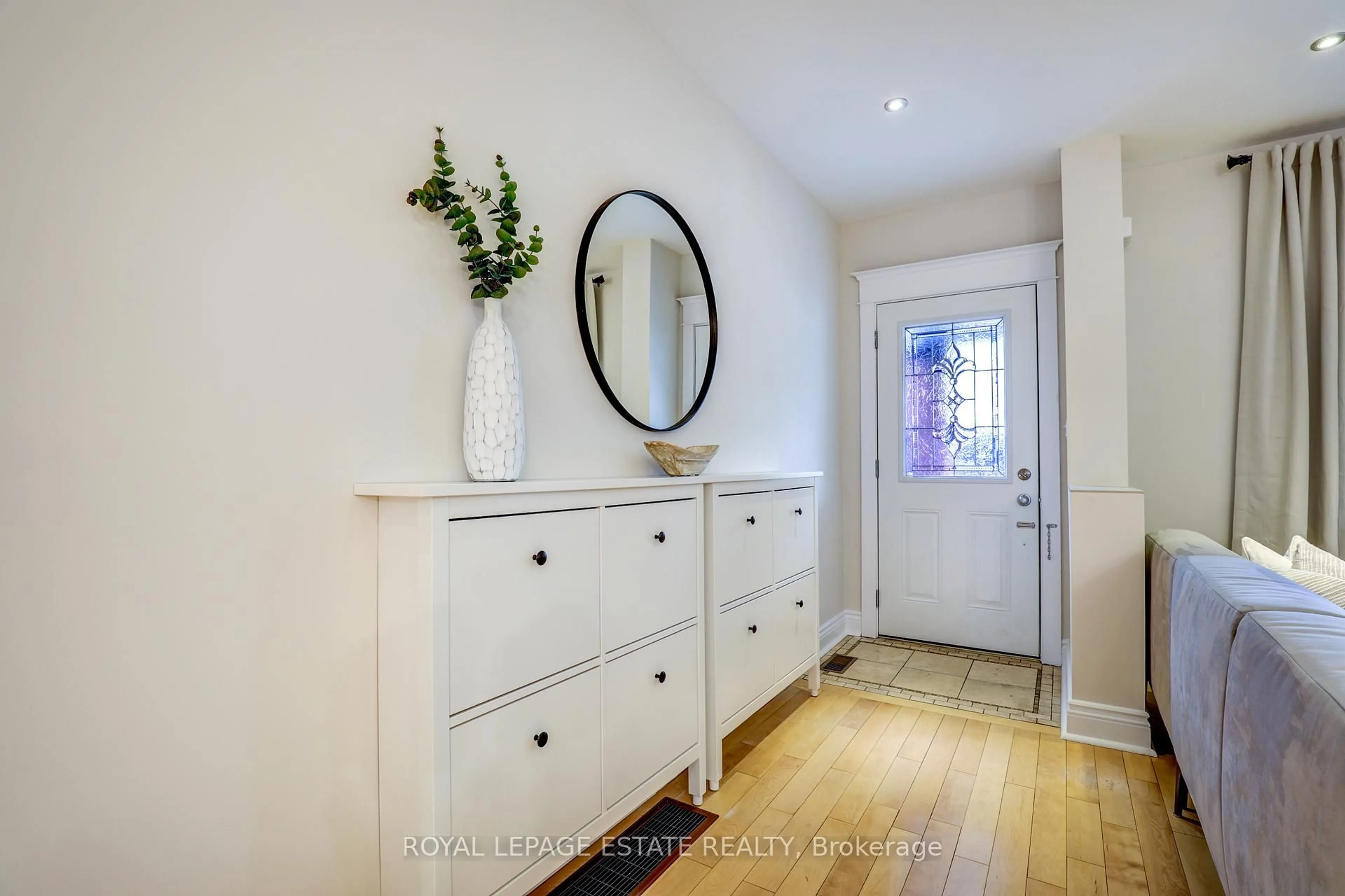 Indoor entryway for 231 Bingham Ave, Toronto Ontario M4E 3R4