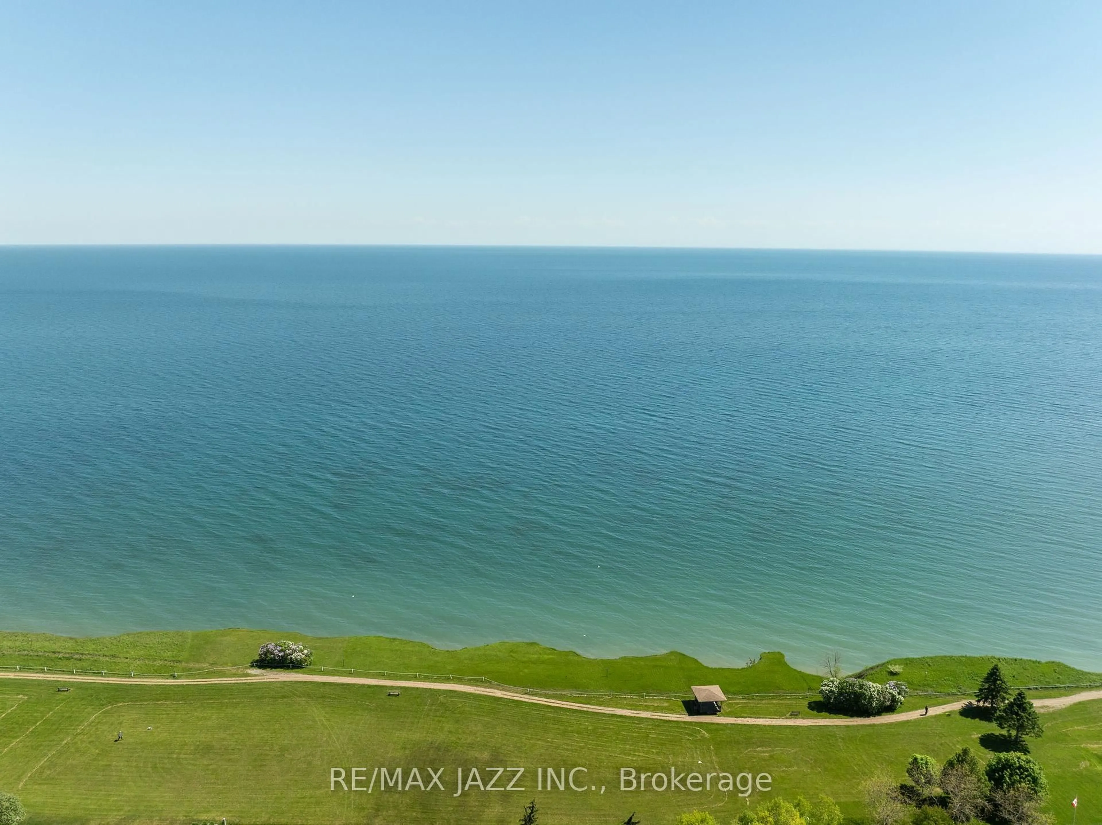 A pic from outside/outdoor area/front of a property/back of a property/a pic from drone, water/lake/river/ocean view for 15 Bluffs Rd, Clarington Ontario L1B 1A3