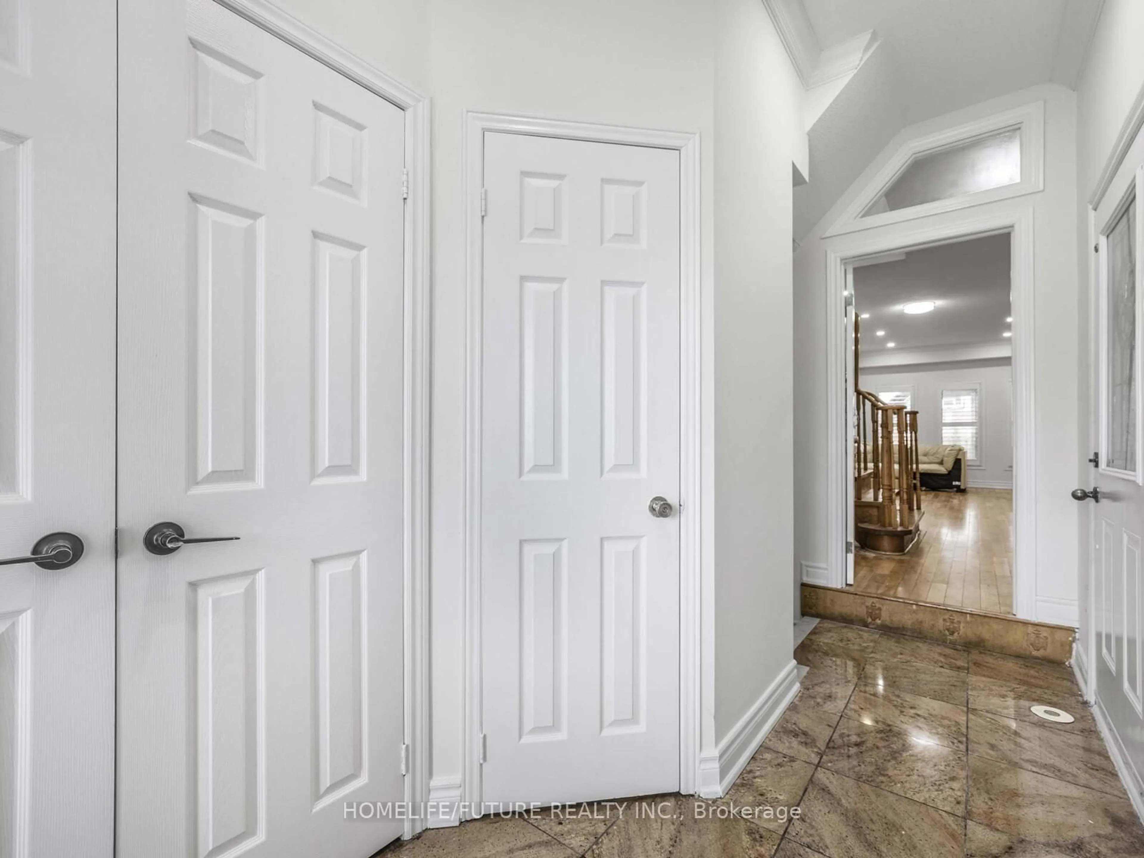 Indoor entryway for 66 Gristone Cres, Toronto Ontario M1X 1V1