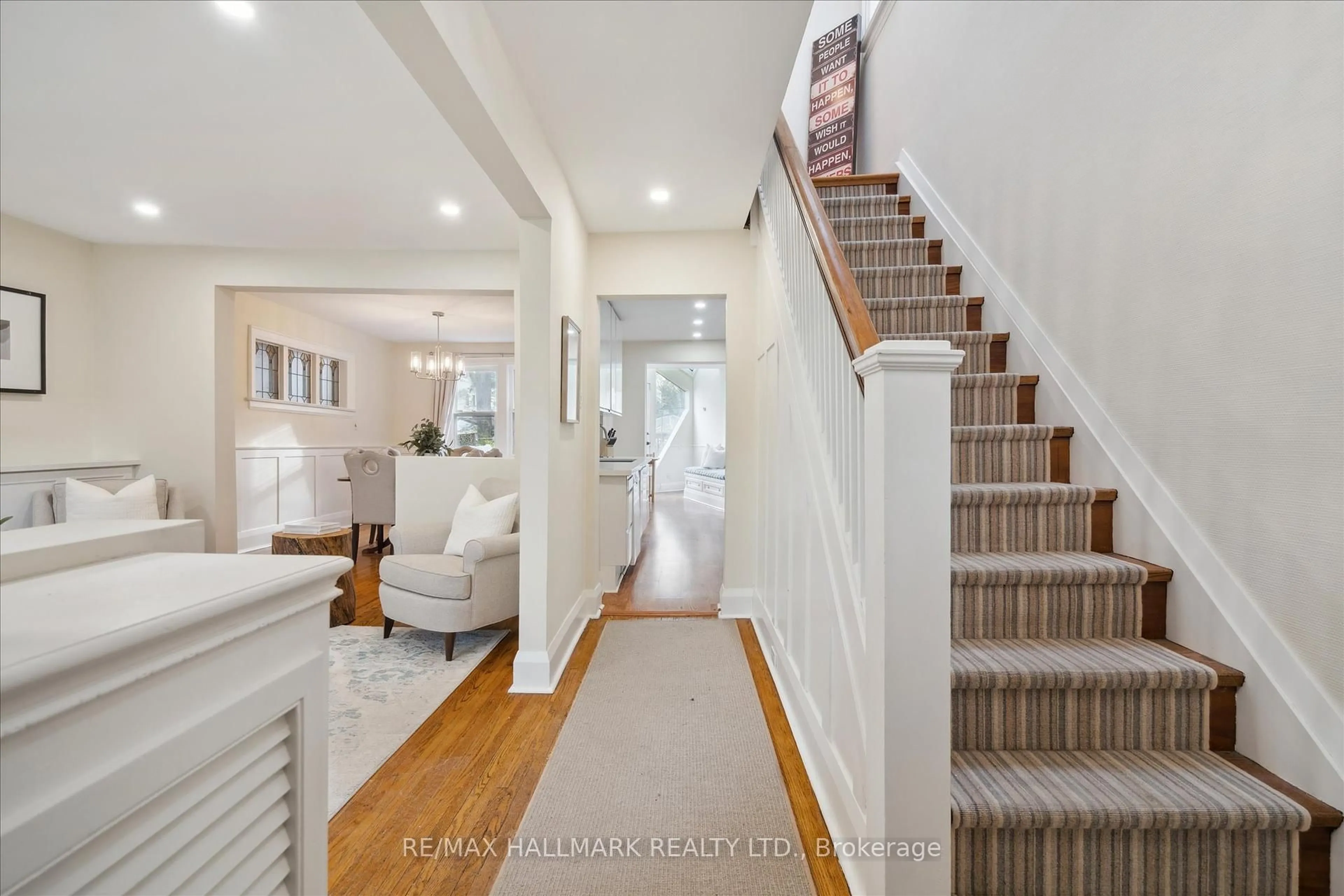 Indoor entryway for 30 Nursewood Rd, Toronto Ontario M4E 3R8