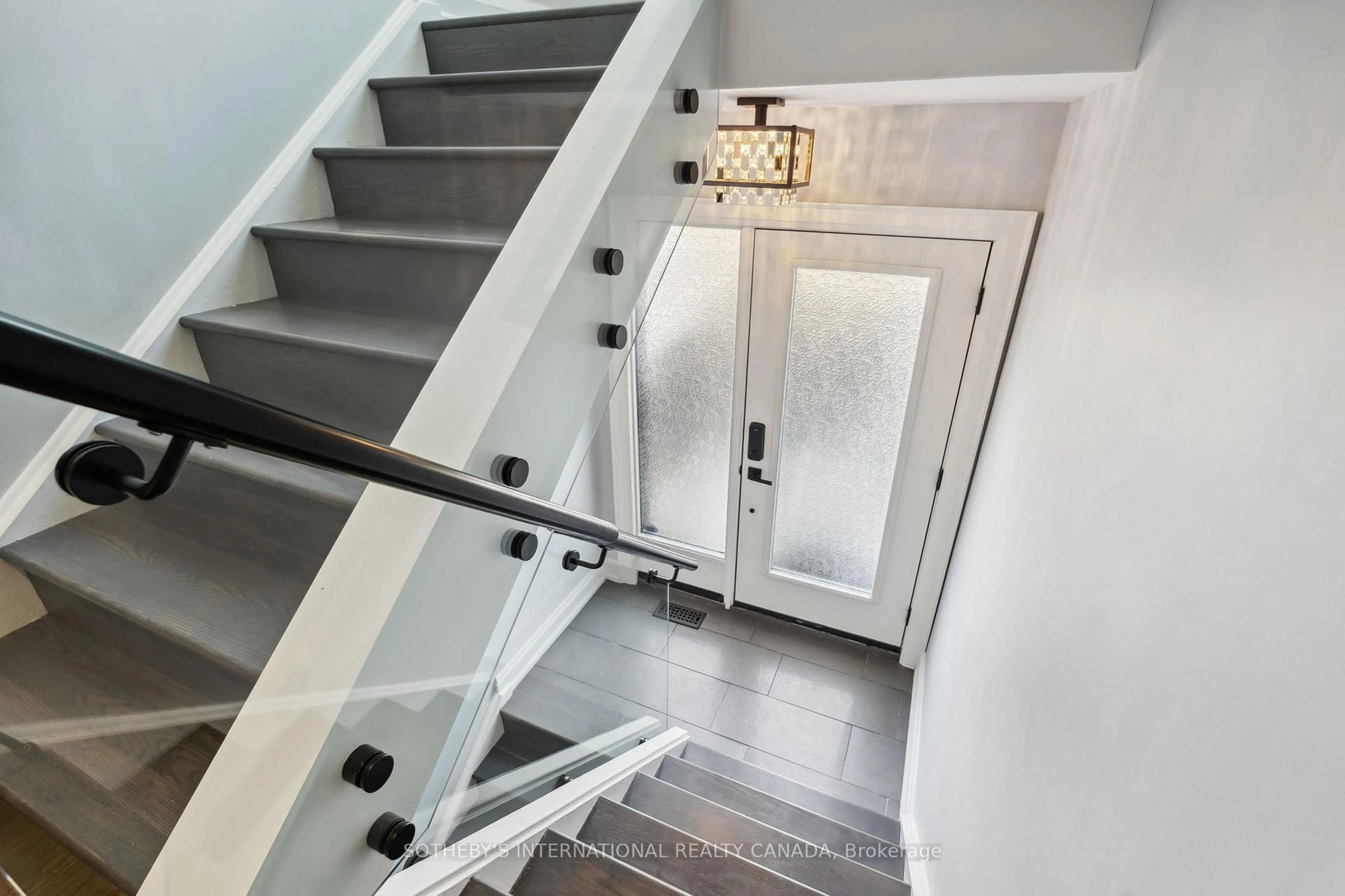 Stairs for 34 Eaton Ave, Toronto Ontario M4J 2Z5